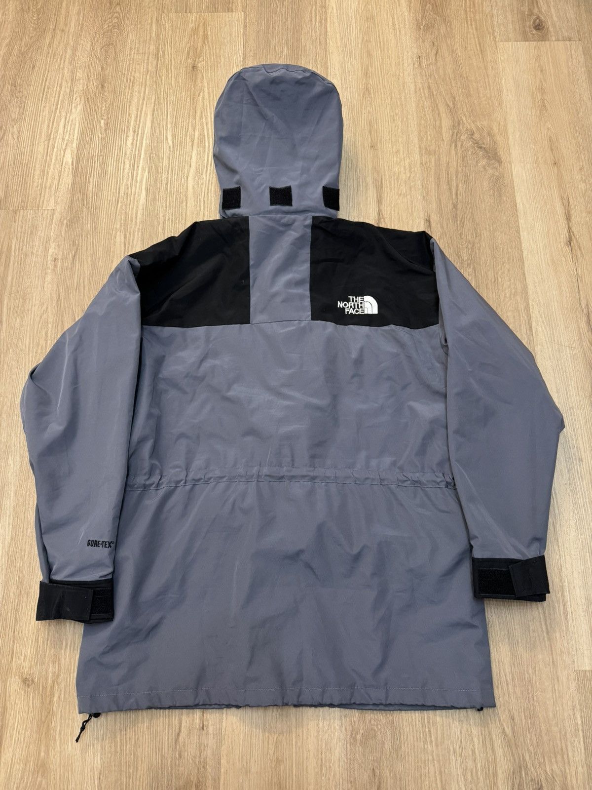 The North Face × Vintage The North Face Gore-Tex GTX Vintage 1990s Mountain Jacket L Size US L / EU 52-54 / 3 - 2 Thumbnail