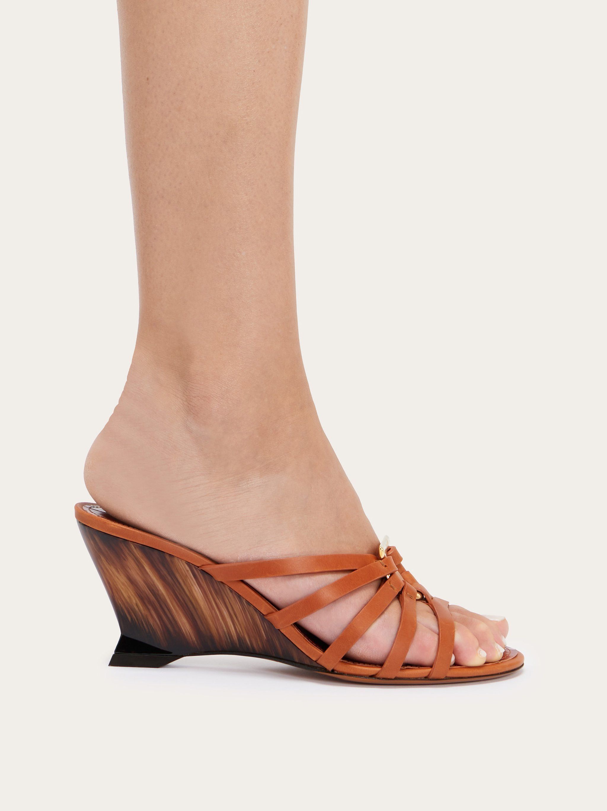 Salvatore Ferragamo o1s1rm0924 Gancini Wedge Slide in Brown Size US 6.5 / IT 36.5 - 3 Thumbnail