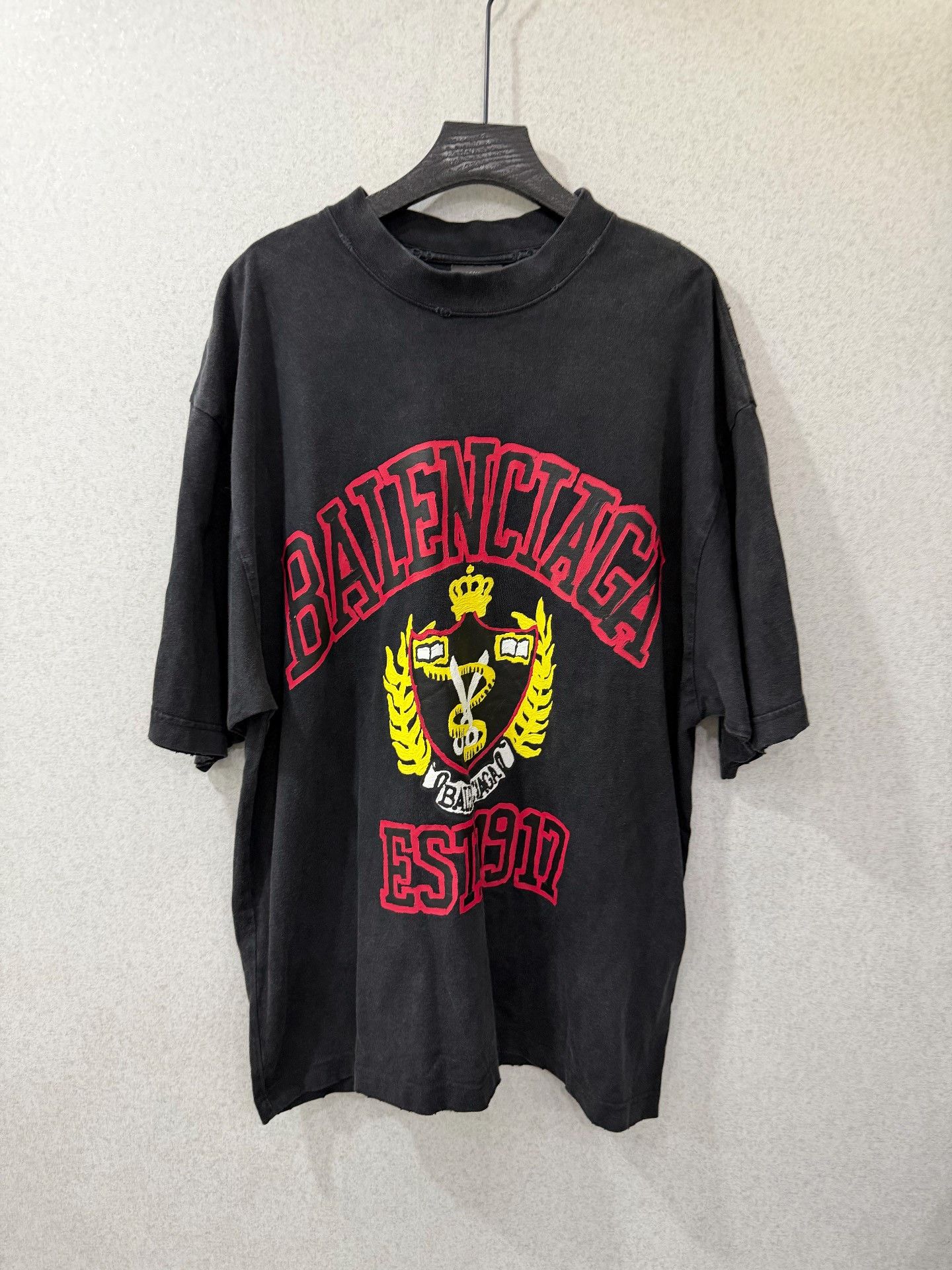 Balenciaga Balenciaga Distressed T-Shirt m Men Size US M / EU 48-50 / 2 - 1 Thumbnail