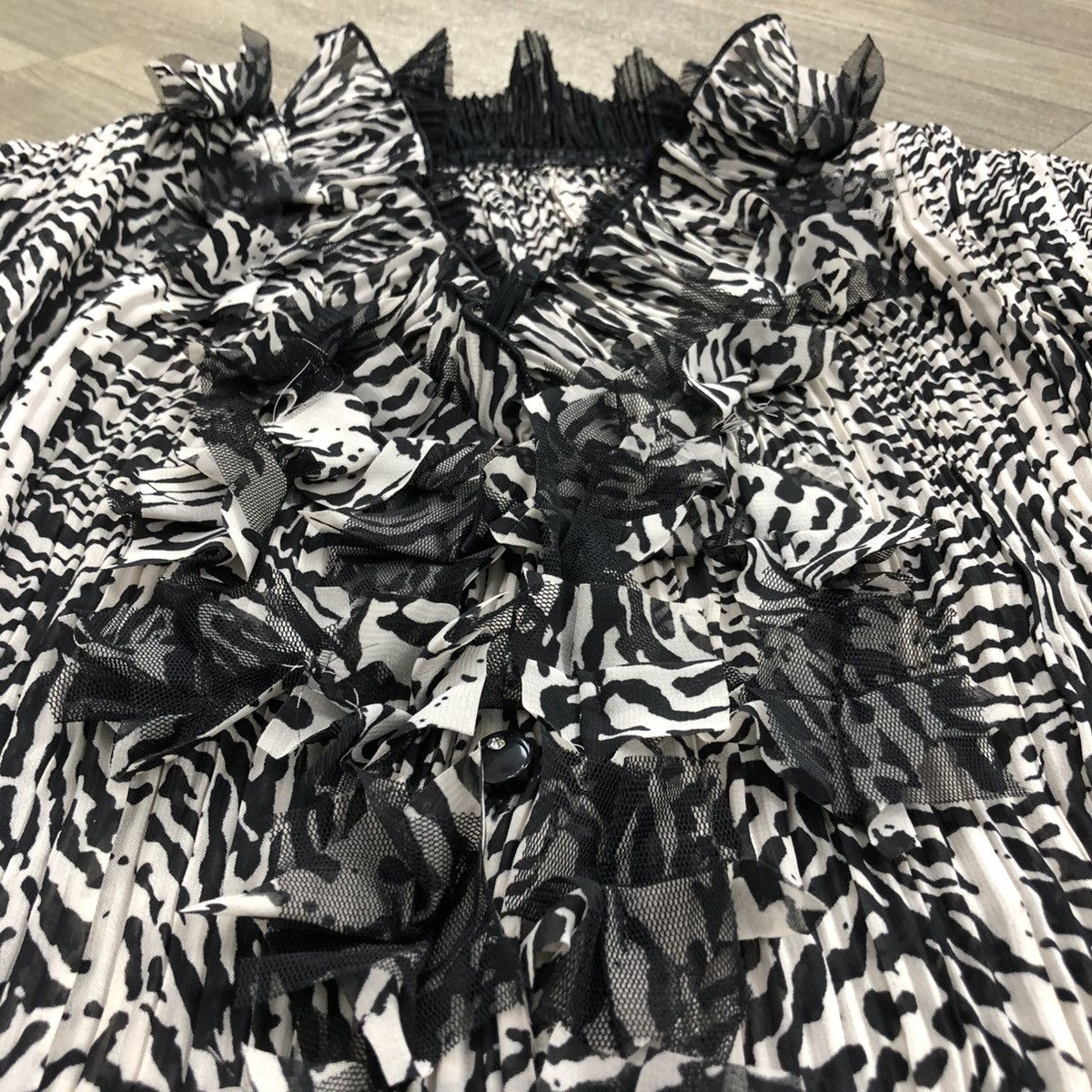 Japanese Brand × Vintage Issey Miyake Pleats Please Inspired Voltaire Abstract Blouse Size M / US 6-8 / IT 42-44 - 5 Thumbnail