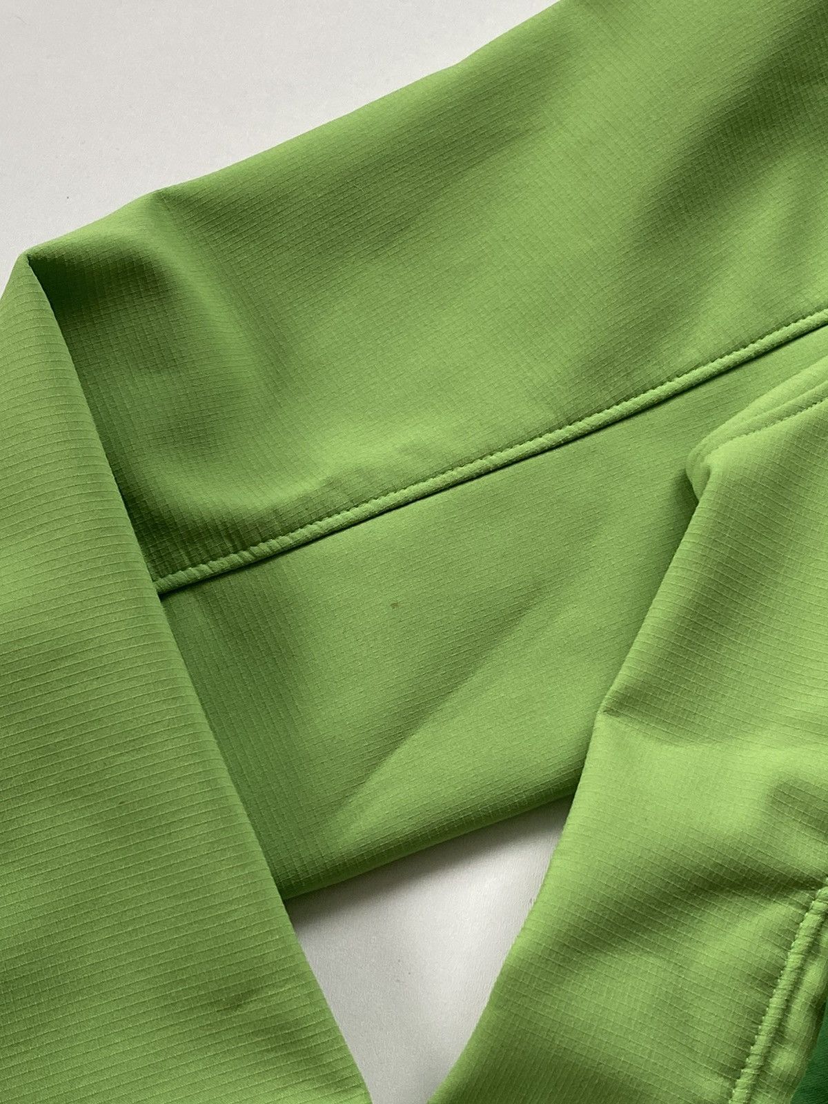 Arc'teryx × Vintage Vintage Arcteryx Epsilon SV Vintage Hoody Lime Size S / US 4 / IT 40 - 9 Thumbnail