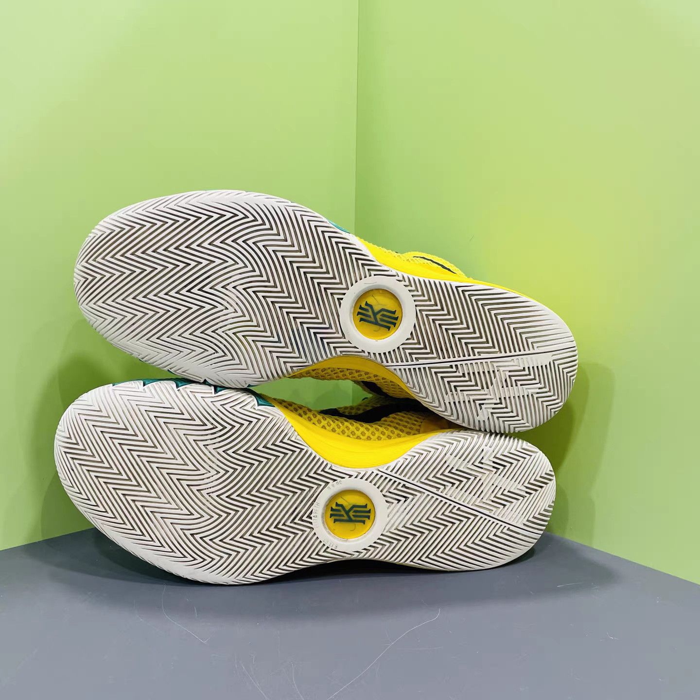 Nike Nike Kyrie 1 Basketball Shoes K15 Size US 12 / EU 45 - 8 Thumbnail