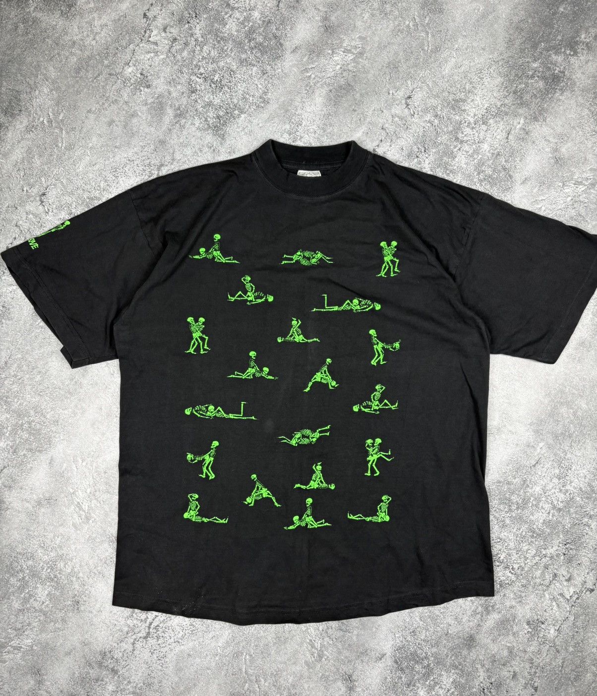 Other Vintage T shirt Bone in love Skeleton Position Kama Sutra Size US L / EU 52-54 / 3 - 3 Thumbnail