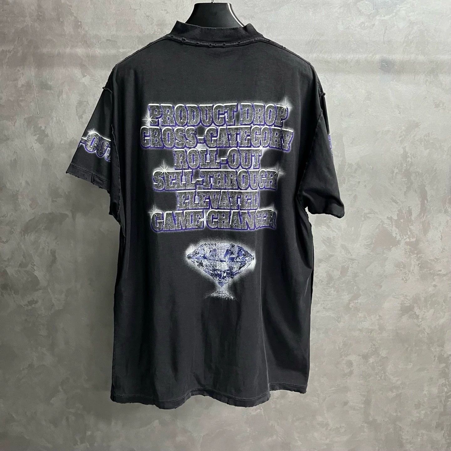 Balenciaga Balenciaga 24 Black Letter Print Hole T-Shirt Size US XL / EU 56 / 4 - 5 Thumbnail