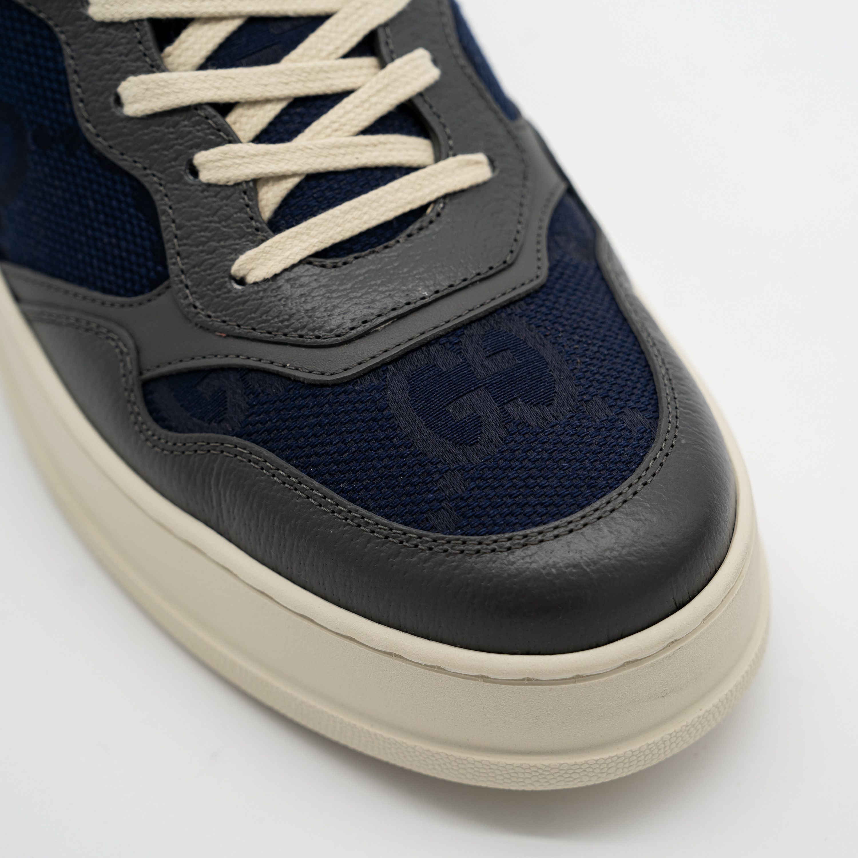 Gucci 12G 12.5 US Gucci GG Chunky B Sneakers Navy Blue White GG Size US 12.5 / EU 45-46 - 7 Thumbnail