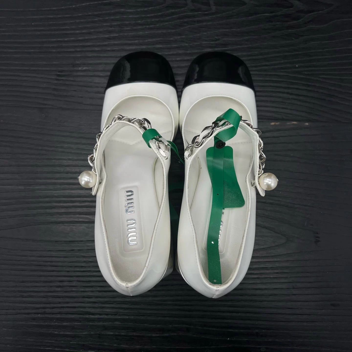 Miu Miu Miu Miu Black White Patent Leather Mary Janes Size US 7 / IT 37 - 4 Thumbnail