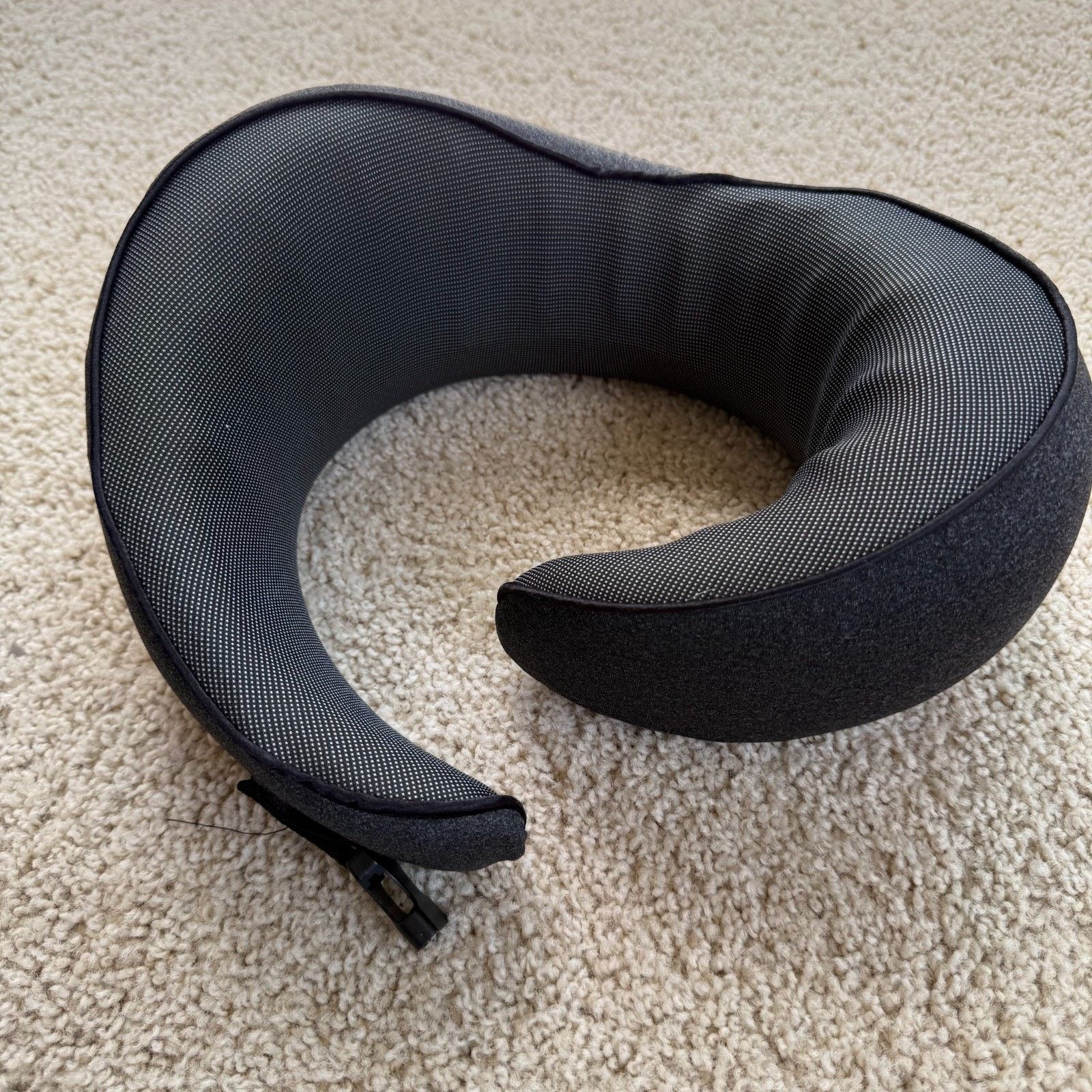 The Unbranded Brand OSTRICHPILLOW-Style Neck Pillow Memory Foam Travel Support Size ONE SIZE - 4 Thumbnail