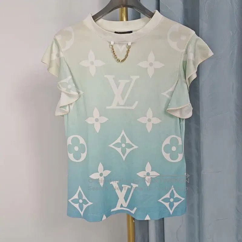 Louis Vuitton Louis Vuitton Summer Light Blue Cotton T. Size S / US 4 / IT 40 - 1 Thumbnail