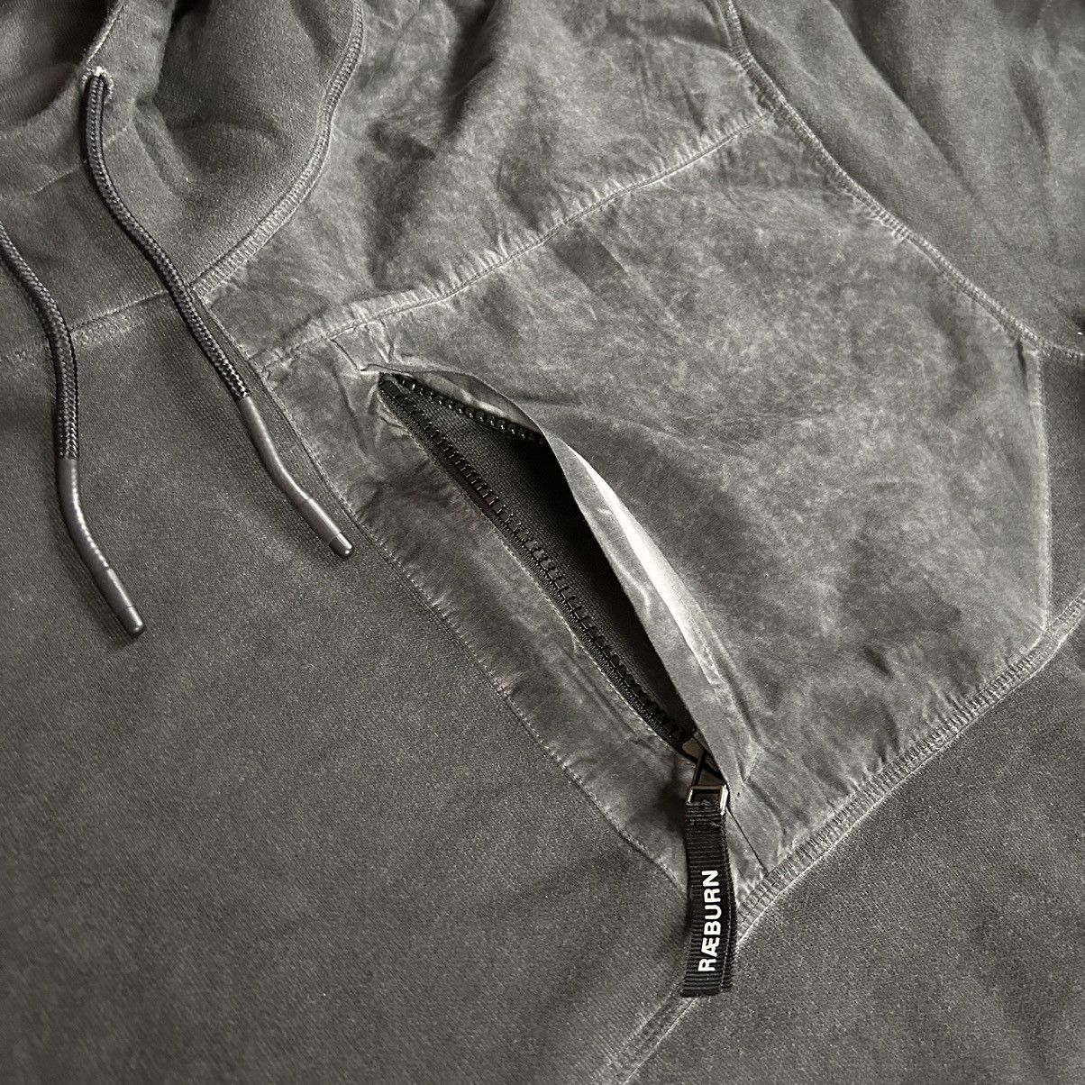 Christopher Raeburn GARMENT DYED ASYMMETRiC CHEST POCKET HOODiE SWEATSHiRT Size US L / EU 52-54 / 3 - 8 Thumbnail