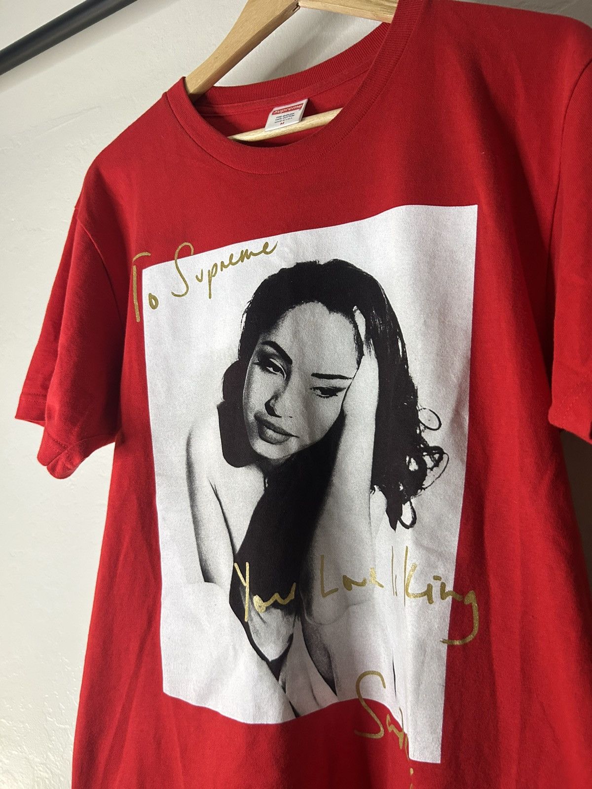 Supreme Supreme Red Sade Tee Size US M / EU 48-50 / 2 - 3 Thumbnail