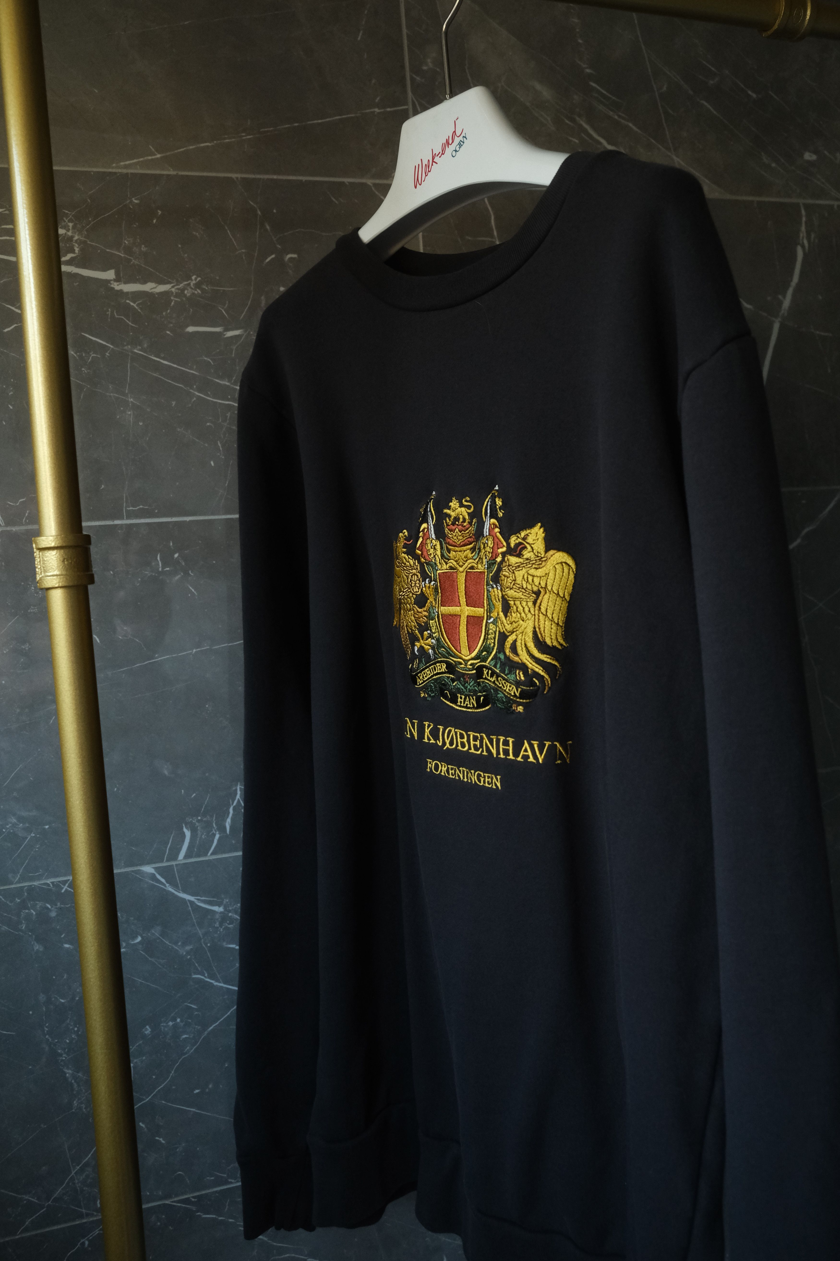image of Han Kjobenhavn Han Kjøbenhavn Crest Crewneck Black, Men's (Size Large)