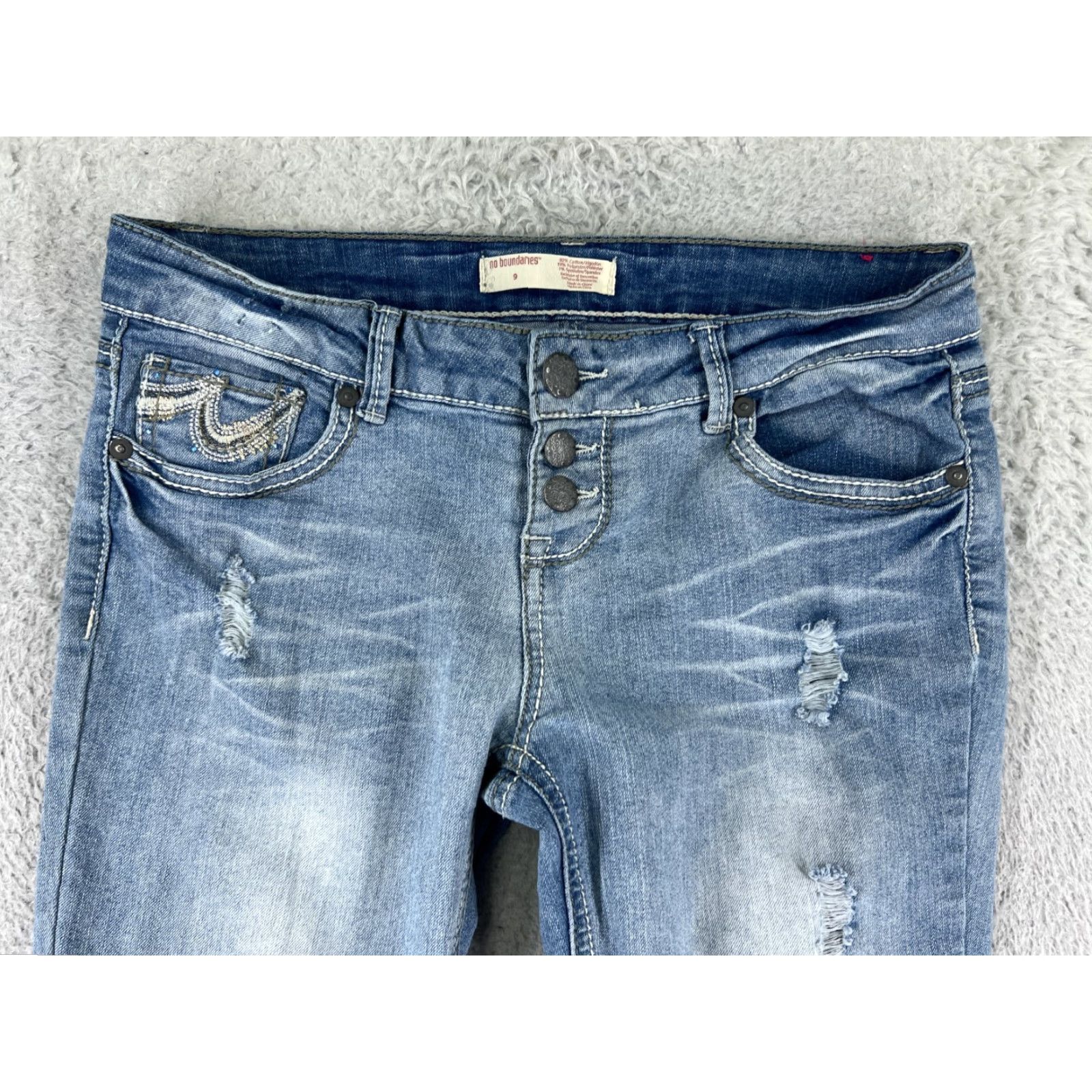 Vintage No Boundaries Jeans Women 9 Regular Blue Light Wash Distressed Flared Denim Inseam 30 Size 30" / US 8 / IT 44 - 6 Thumbnail