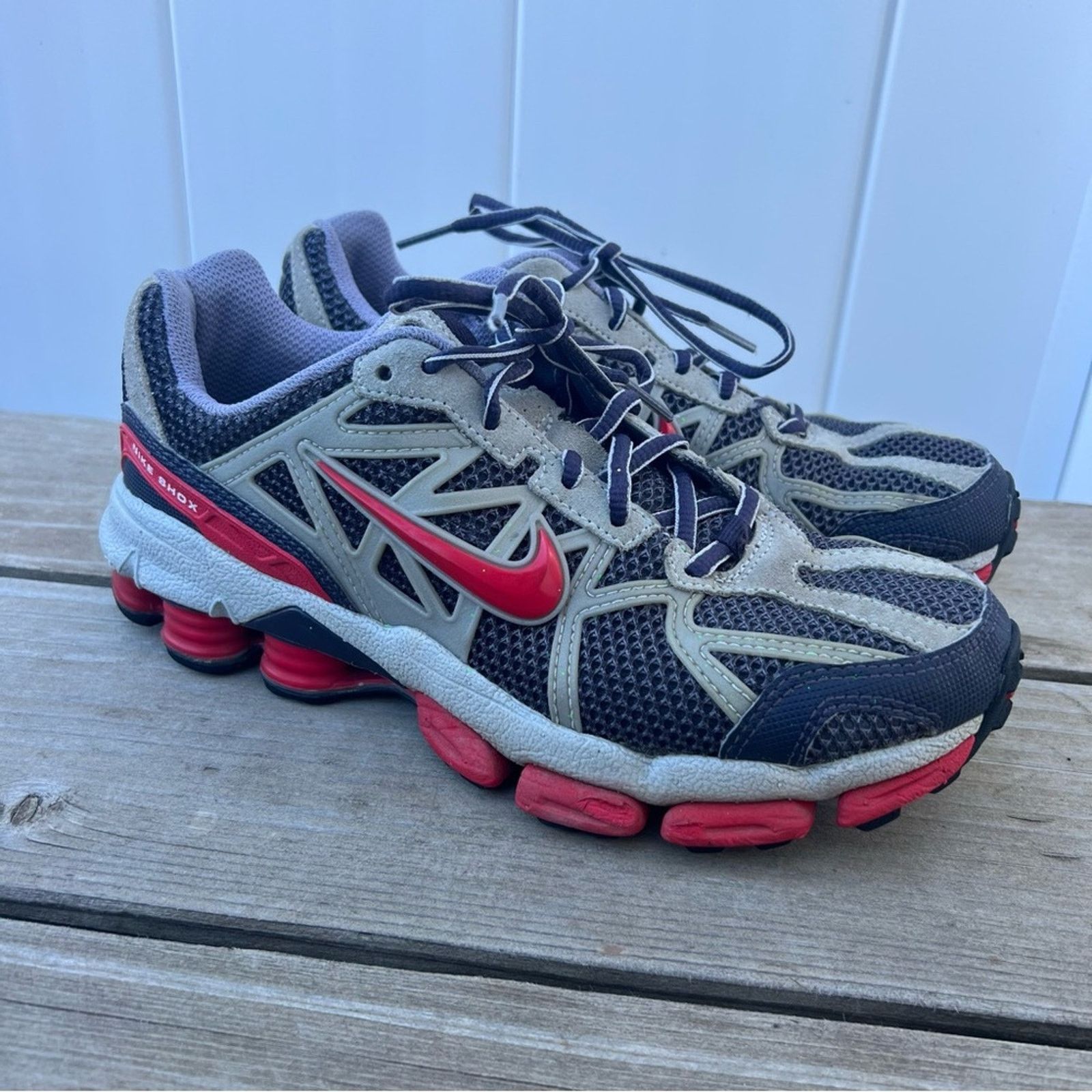 Y2K Nike Shox Red Gray Leather Running Shoes 313812-561 Size 8 in Grey, Women's