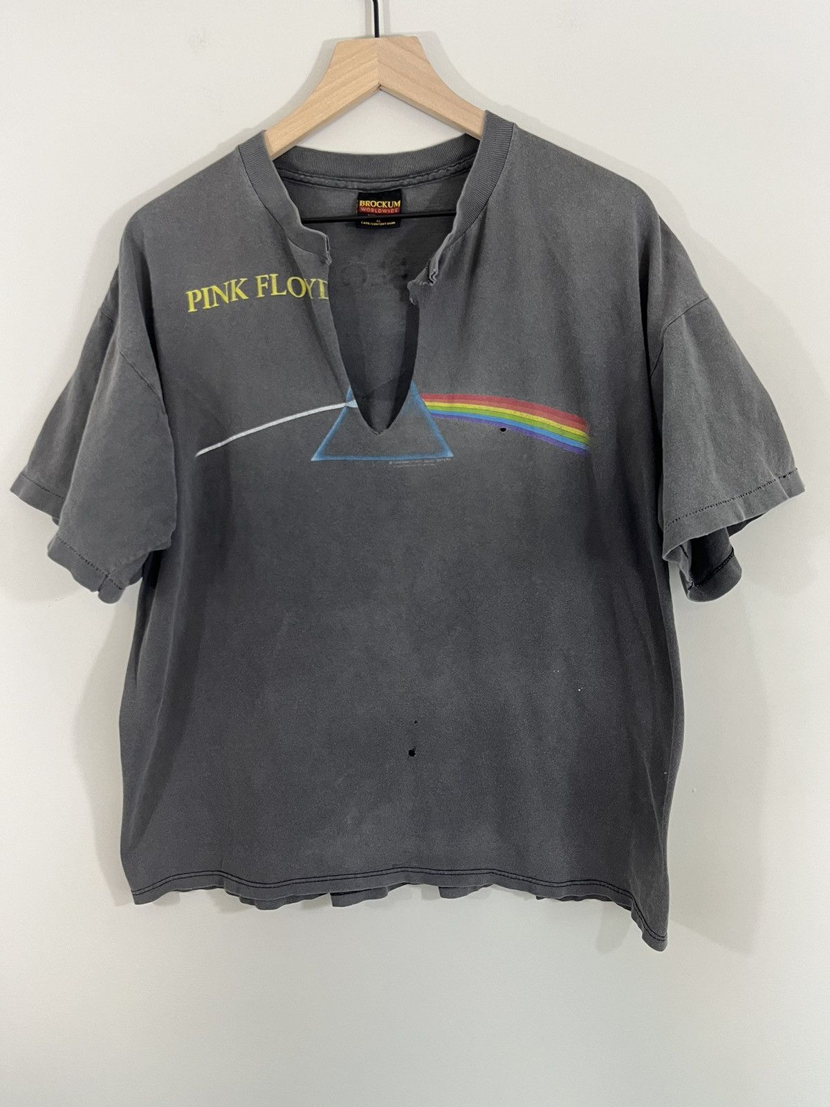 Band Tees Single Stitch Pink Floyd Band Thrashed 90s Sun Faded Tee Size US XL / EU 56 / 4 - 1 Thumbnail