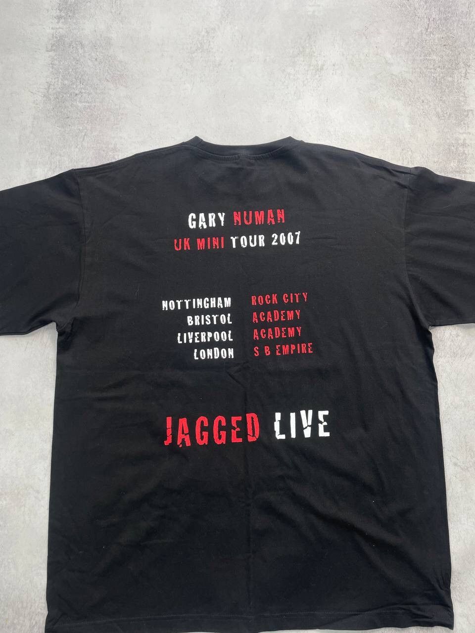 Band Tees × Japanese Brand × Vintage Vintage Gary Numan Jagged Live Tour 2007 Tee T-Shirt Y2K Size US XL / EU 56 / 4 - 4 Thumbnail