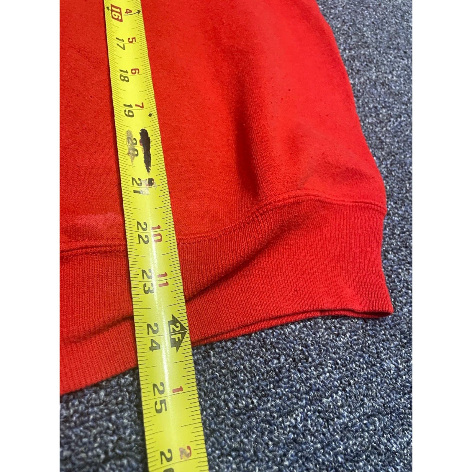 Hanes VINTAGE Hanes Sweatshirt Raglan Distressed Cotton Blend Red M Unisex Adults Long Sleeve Pullover Size M Womens Men Boys Girls Size US M / EU 48-50 / 2 - 4 Thumbnail