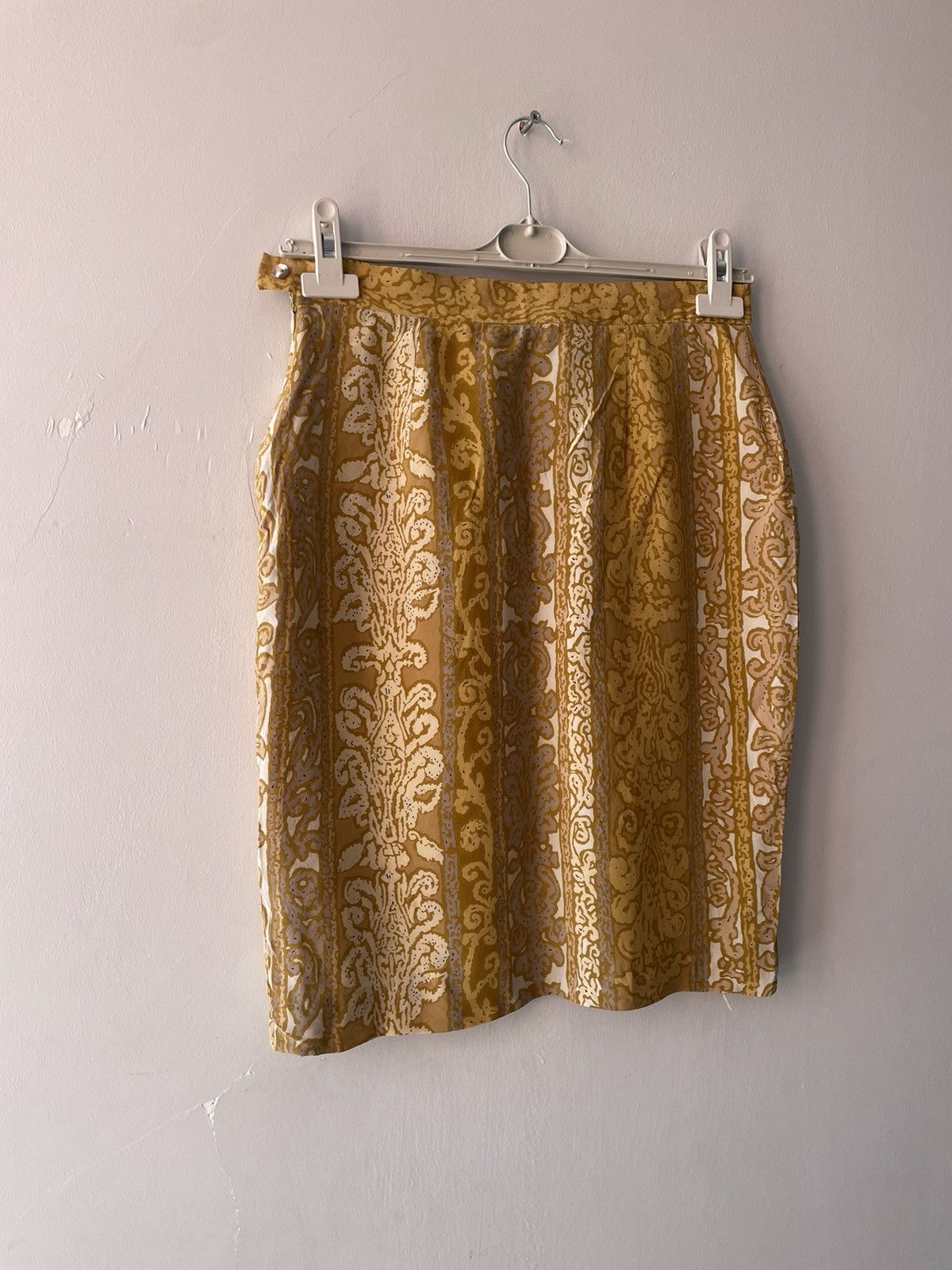 Vintage Italian silk skirt Size 26" / US 2 / IT 38 - 8 Thumbnail