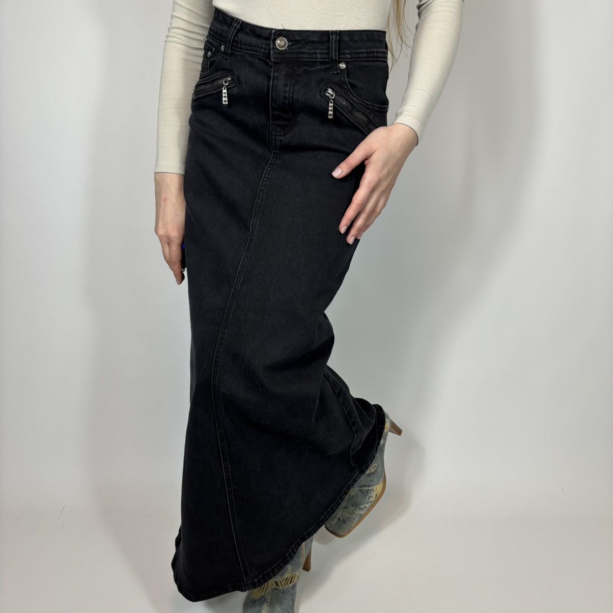 Japanese Brand Vintage Y2K Japanese Style Flared Sexy Denim Maxi Skirt Size 28" / US 6 / IT 42 - 1 Thumbnail