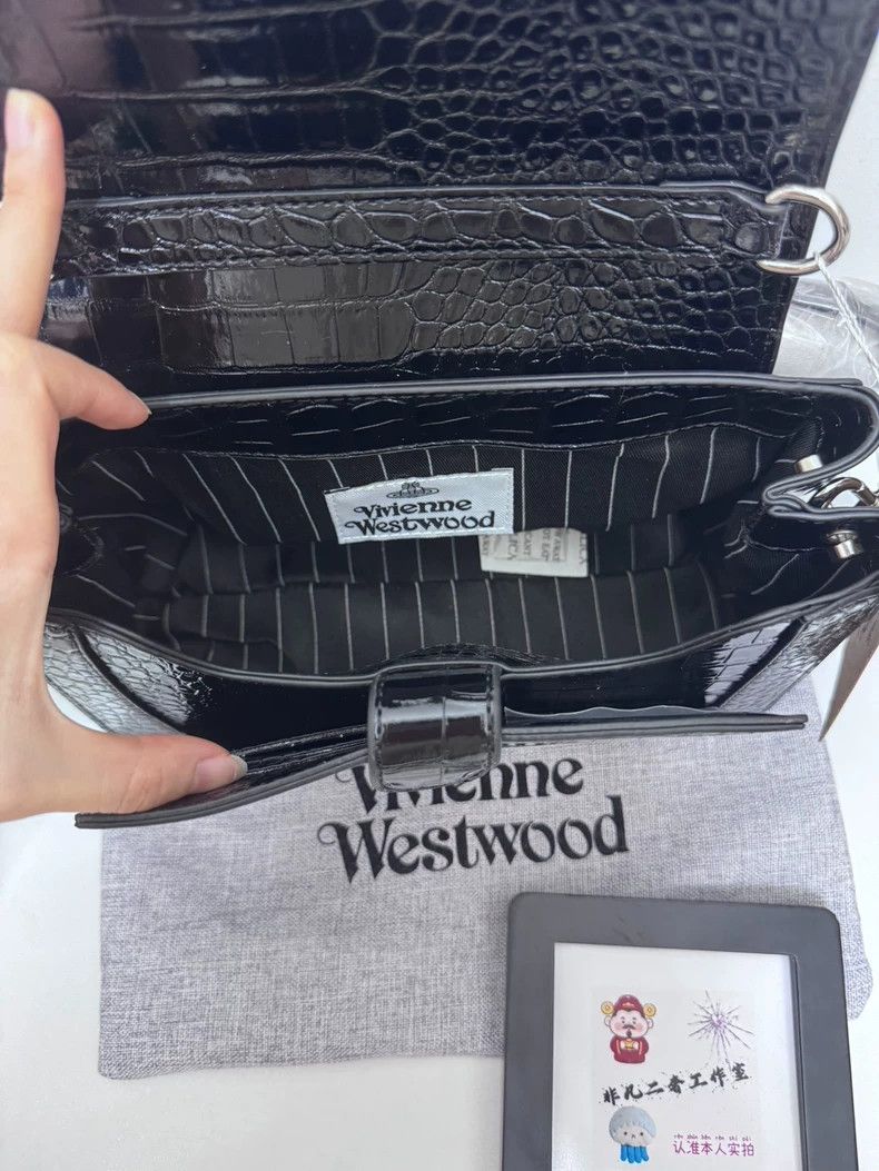 Vivienne Westwood Vivienne Westwood size os Black Crocodile Pattern Shoulder Size ONE SIZE - 9 Thumbnail