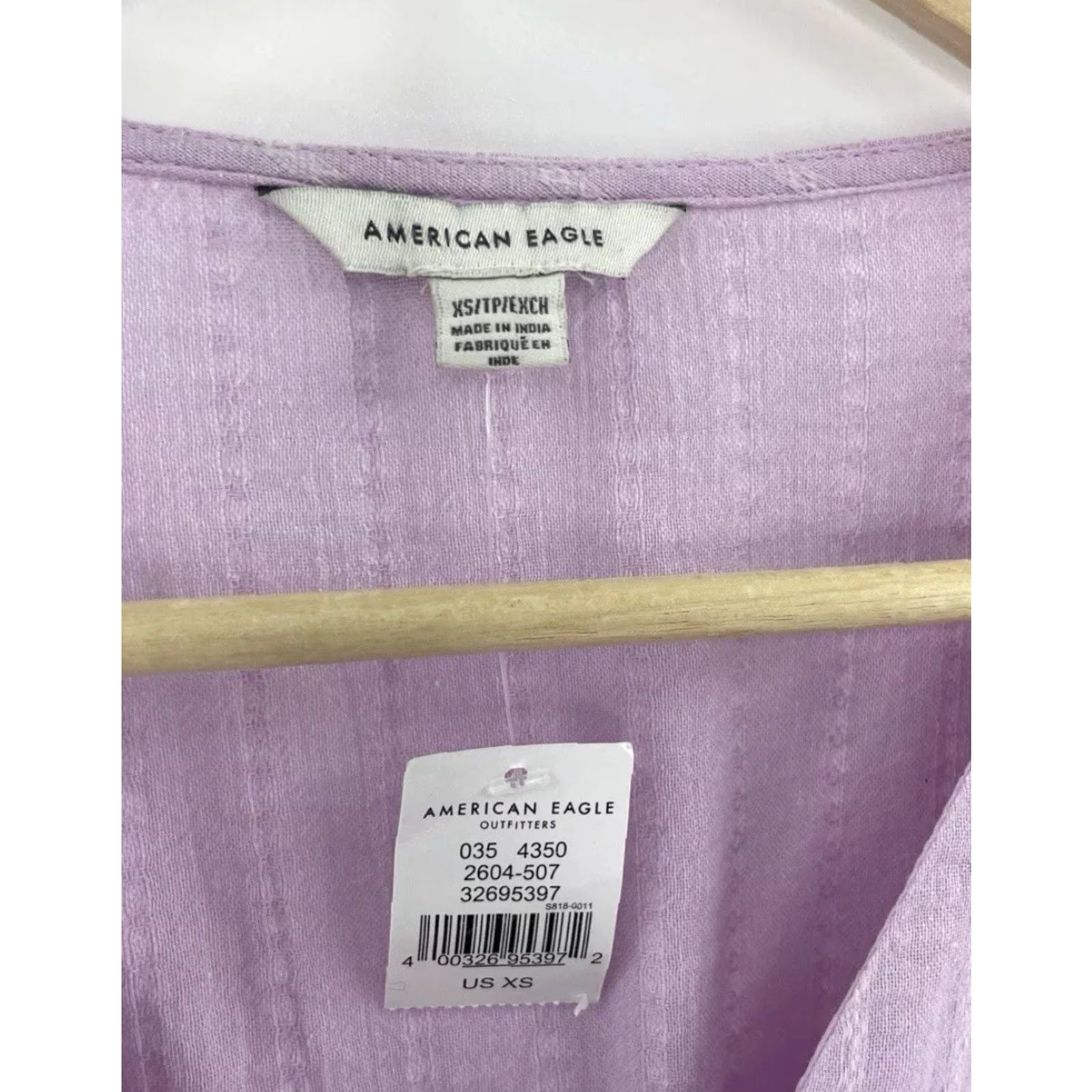 Vintage NWT American Eagle Cropped Lavender Puff Slv V-Neck Faux Wrap Boho Cottage Sz XS Blouse Shirt Womens Puff Sleeve Tie Front Solid Cotton Blend Viscose Size XS / US 0-2 / IT 36-38 - 5 Thumbnail
