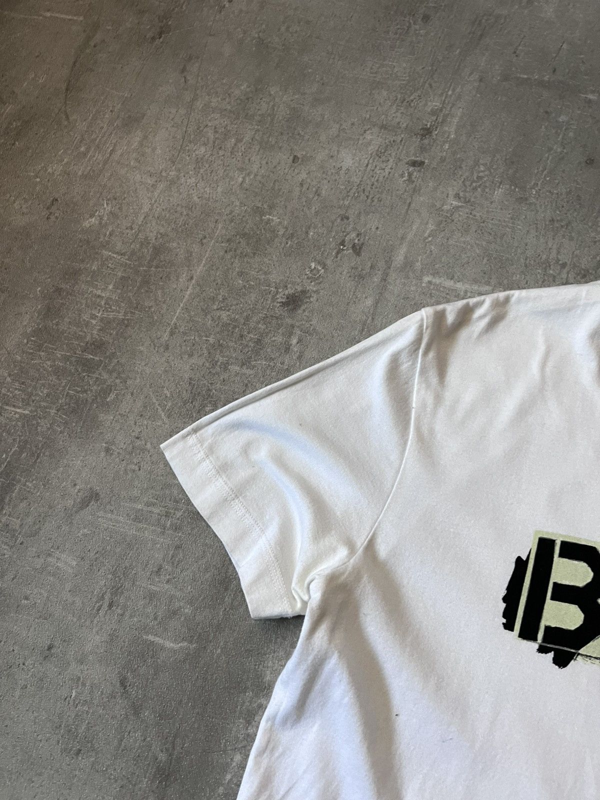 Raf by Raf Simons Raf by Raf Simons A/W 2011 BASS white T-shirt vintage Size US M / EU 48-50 / 2 - 3 Thumbnail