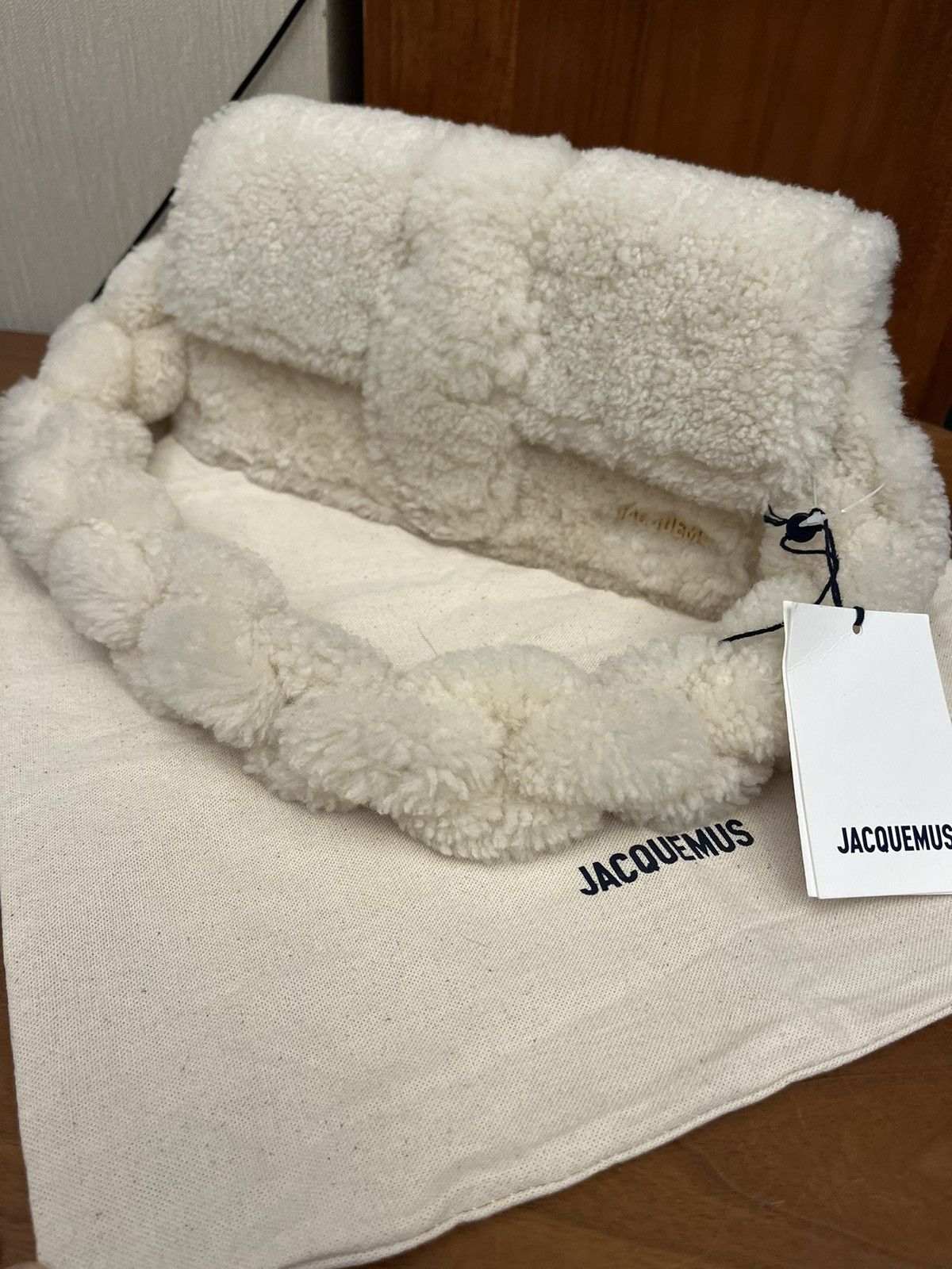 Jacquemus Authentic BRAND NEW JACQUEMUS LE BAMBIDOU SHEARLING FLAP BAG Size ONE SIZE - 1 Thumbnail