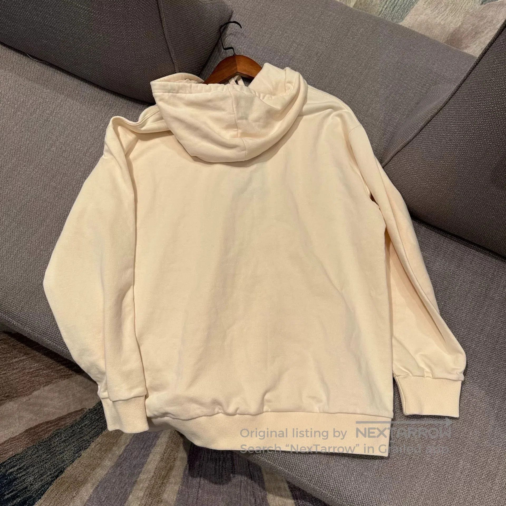 Louis Vuitton Louis Vuitton Embroidered Logo Hoodie. Size US XL / EU 56 / 4 - 2 Thumbnail