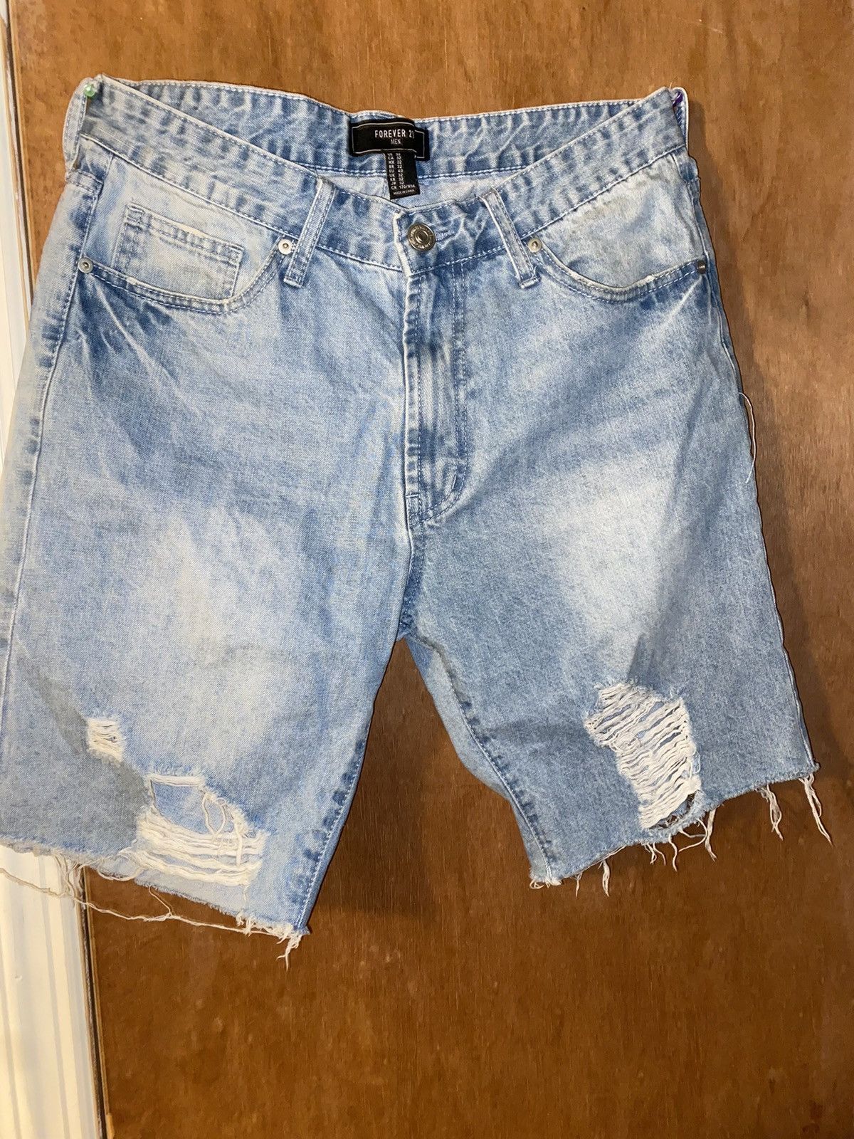 Forever 21 Ripped jeans shorts Size US 32 / EU 48 - 1 Thumbnail