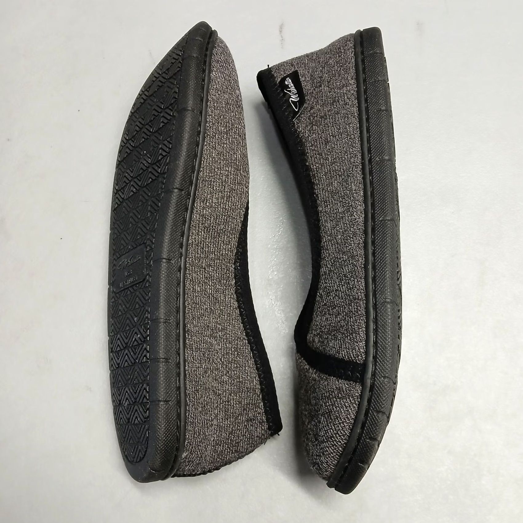 Vintage Wishcotton Womens Size 8 Slippers Black Gray Comfort Slip On Casual Knit Slippers Size ONE SIZE - 3 Thumbnail