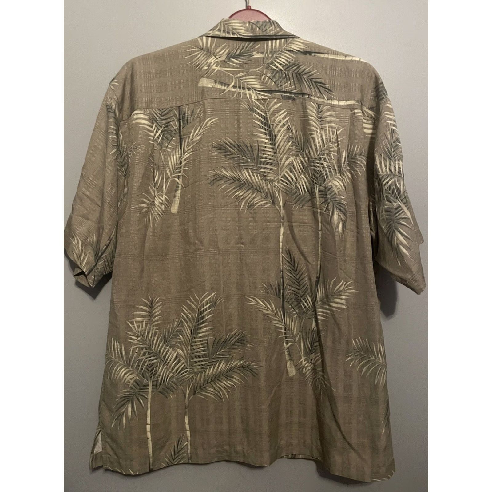 Tommy Bahama Tommy Bahama Shirt Men’s Medium Silk Hawaiian Palm Trees Floral Button-Up Short Sleeve Collared Spread Multicolor Summer Size US M / EU 48-50 / 2 - 4 Thumbnail