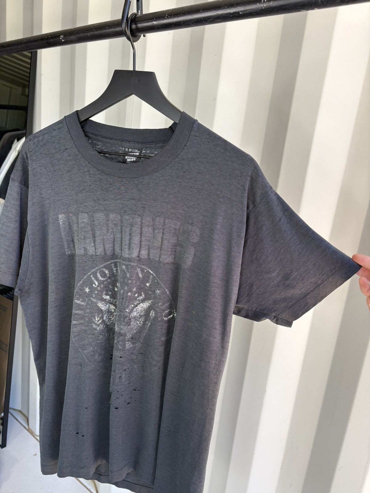 Band Tees Vintage 80s Ramones Distressed Faded Shirt Grunge Band Size US XL / EU 56 / 4 - 2 Thumbnail