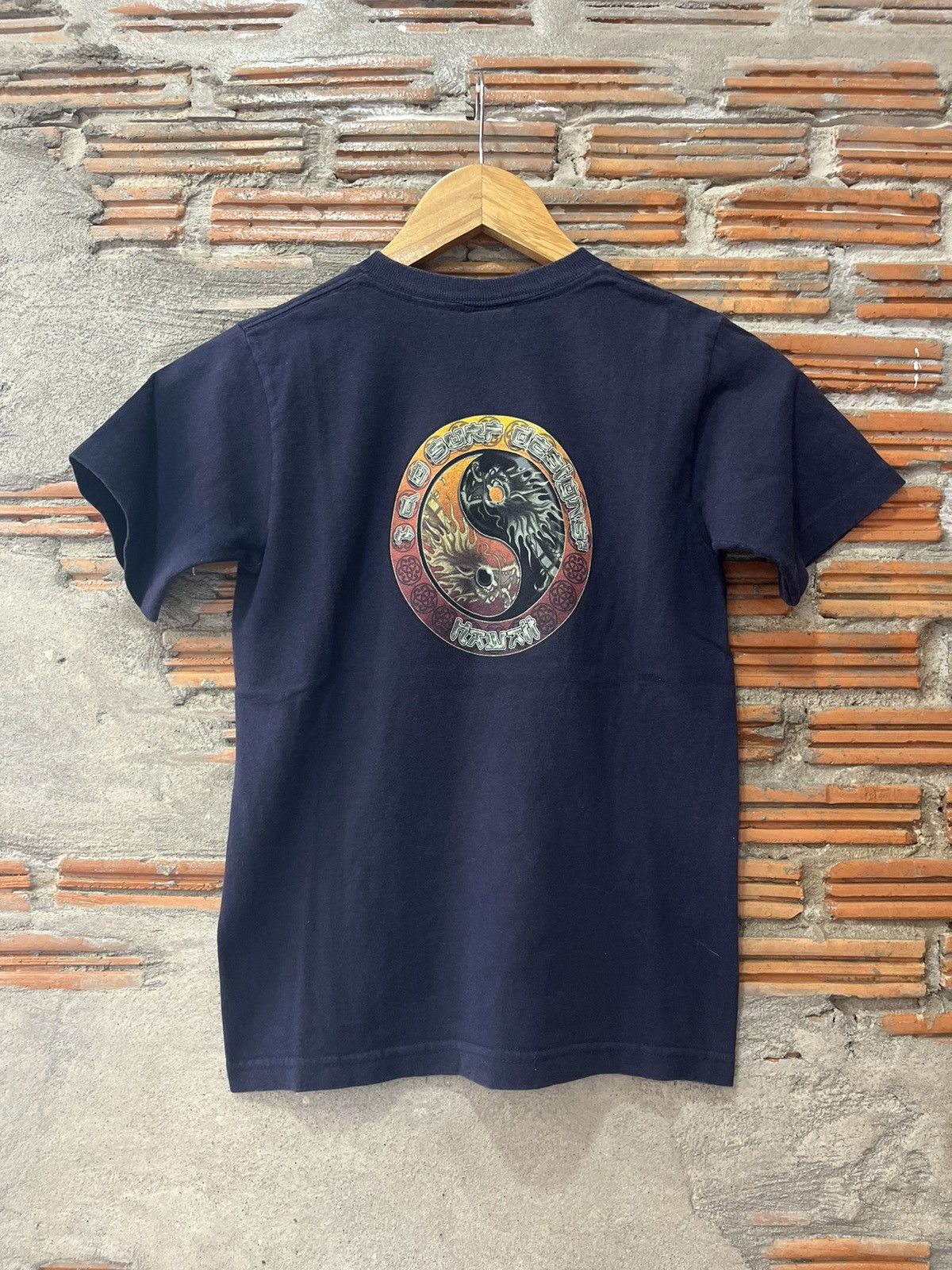 Vintage Vintage T&C Surf Designs Hawaii YIN-YANG Dragon 90’s Tshirt Size US XS / EU 42 / 0 - 3 Thumbnail