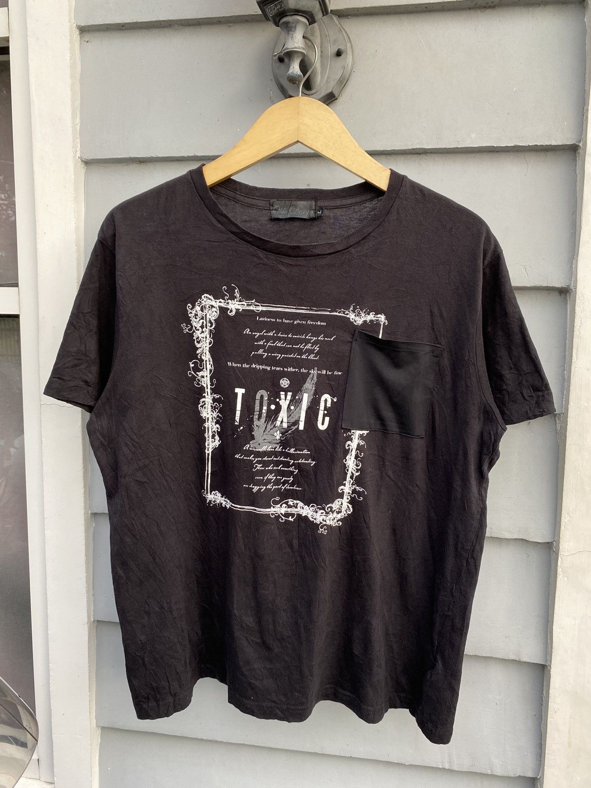 If Six Was Nine Toxic Trait Pocket Tee by Oblo Design Size US L / EU 52-54 / 3 - 1 Thumbnail