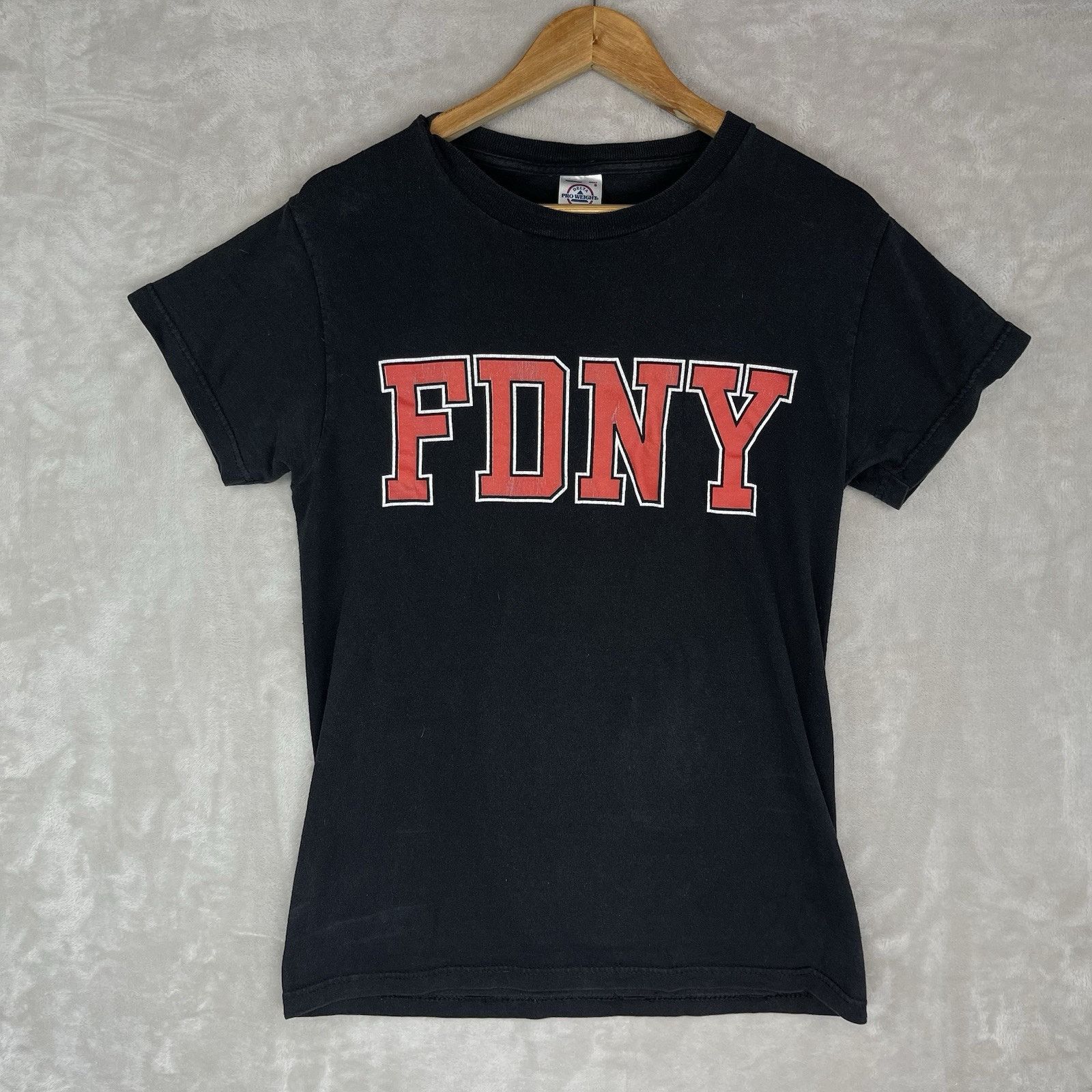 Other Vintage FDNY T Shirt Delta Pro Weight Black Faded NYC Size US S / EU 44-46 / 1 - 1 Thumbnail