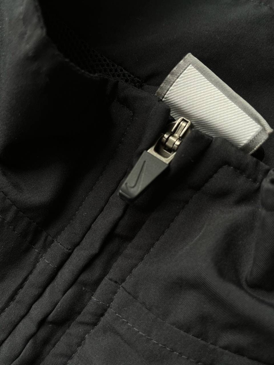 Nike Vintage Nike Black Nylon Zip-up Olympic Jacket Y2K L Size US L / EU 52-54 / 3 - 6 Thumbnail
