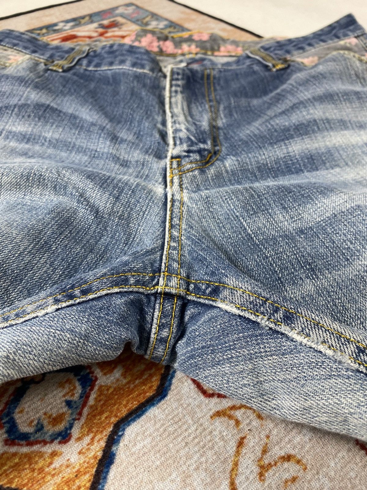 Karakuri Tamashii Flowers Distressed jeans pants Size US 35 - 15 Thumbnail