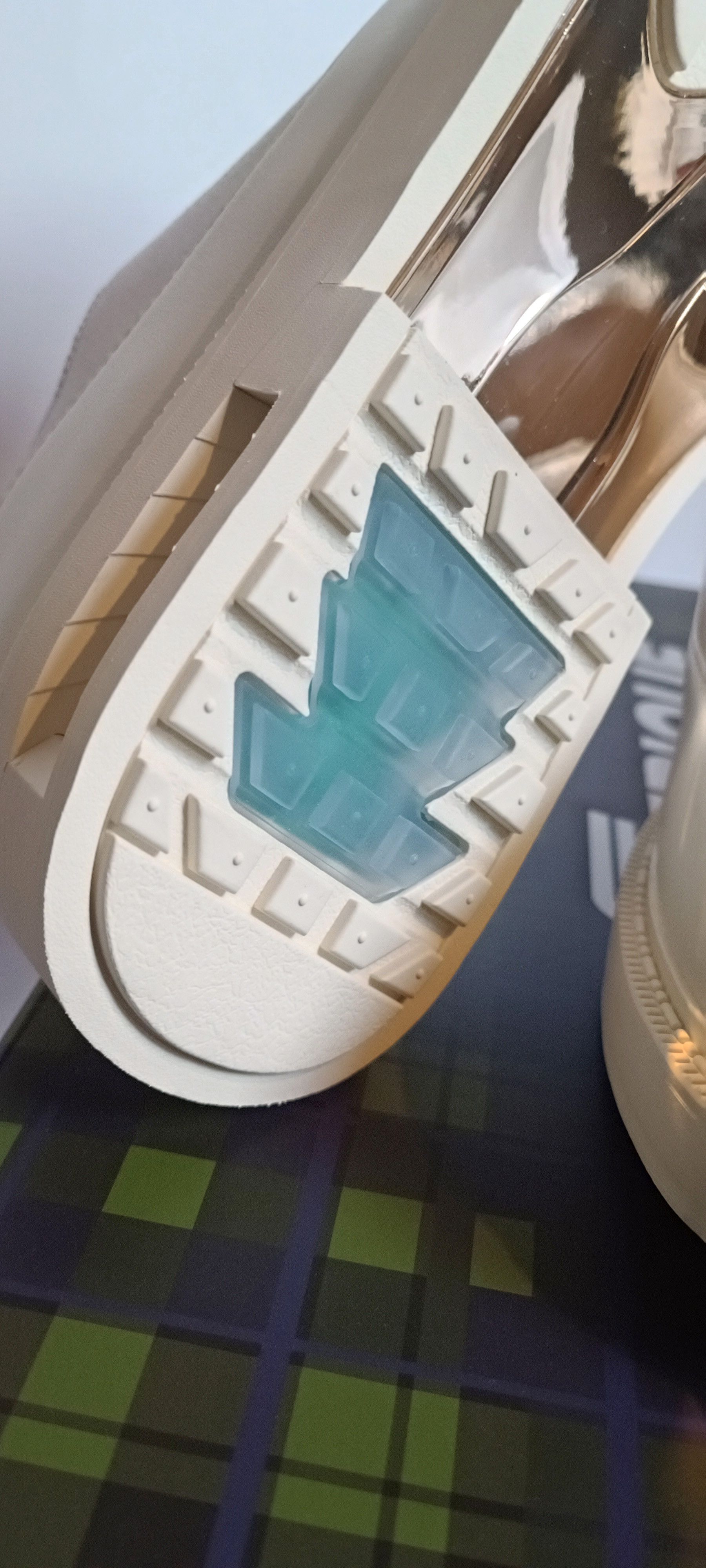 Nike Air Max RK61 x Air Afrique 'Coconut Milk' (2025) HQ6416-100 Size US 11 / EU 44 - 15 Thumbnail