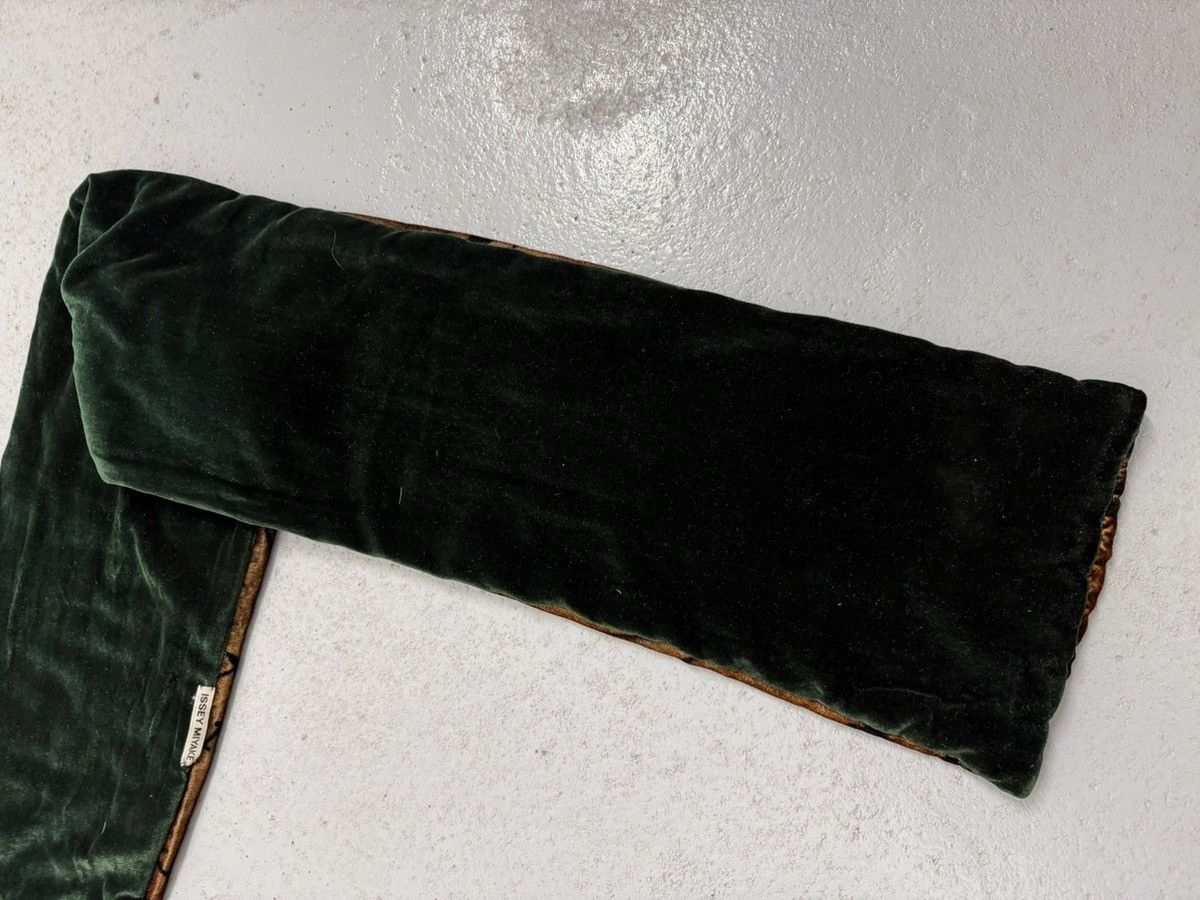 Issey Miyake Vintage Issey Miyake Velour Double Side Scarf Size ONE SIZE - 9 Thumbnail