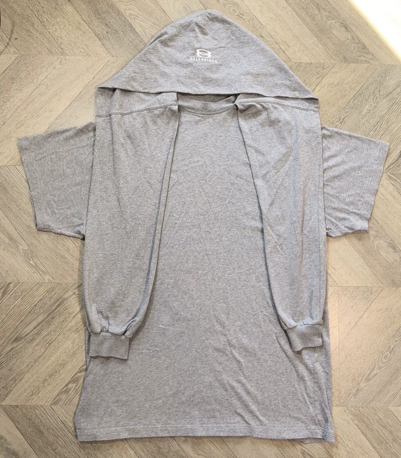 Balenciaga Balenciaga Double Ring Four Sleeve Hooded Fake Two-Piece S Size US M / EU 48-50 / 2 - 1 Thumbnail