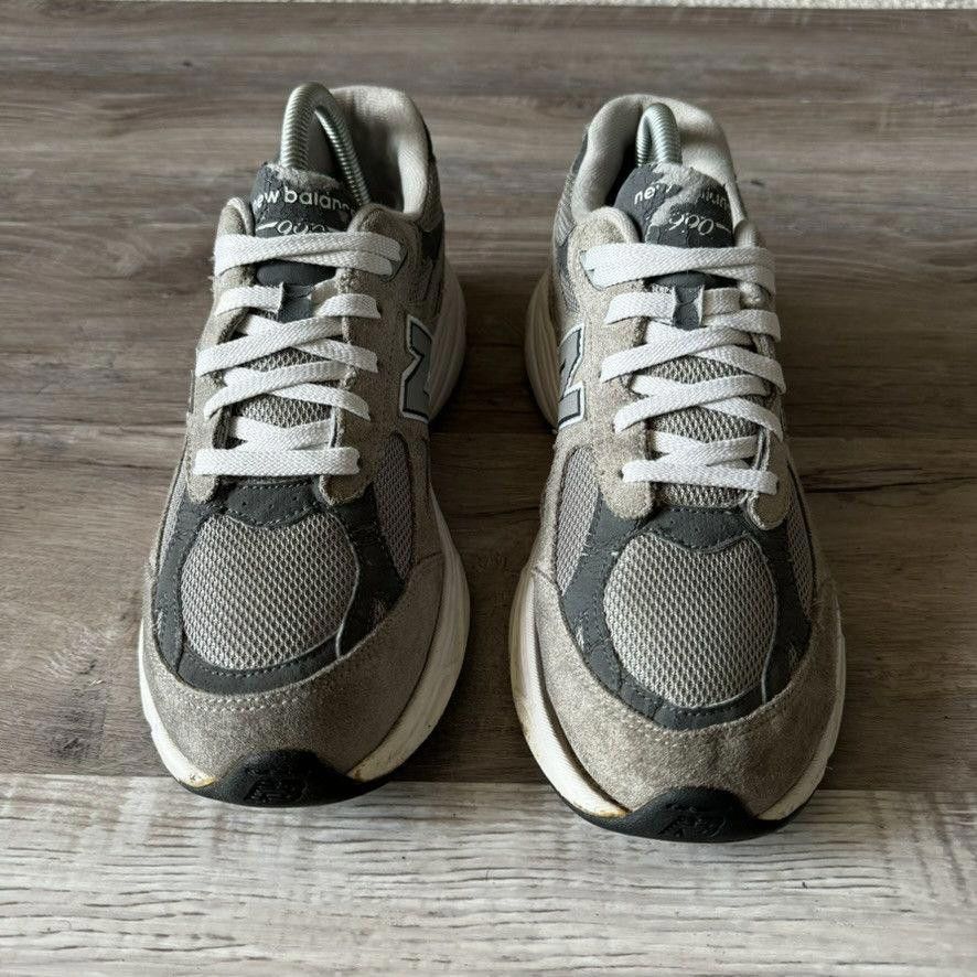 New Balance NEW BALANCE • 990v3 Big Kid "Grey" (7M) Size US 7 / EU 40 - 4 Thumbnail
