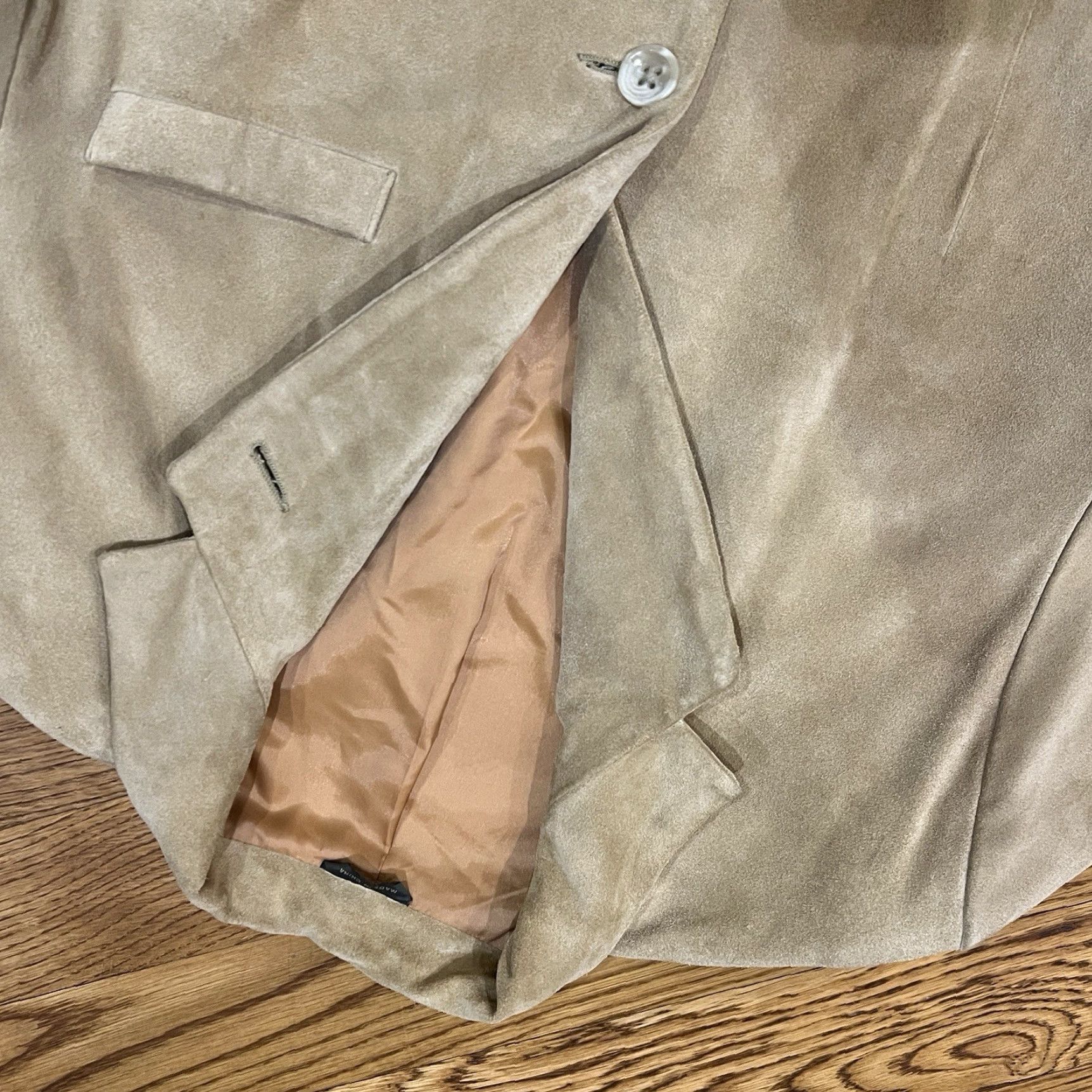 Banana Republic VINTAGE Banana Republic Blazer Jacket Mens M Leather Beige Button Pockets Outdoor Sports 90s VTG Size 40R - 2 Thumbnail