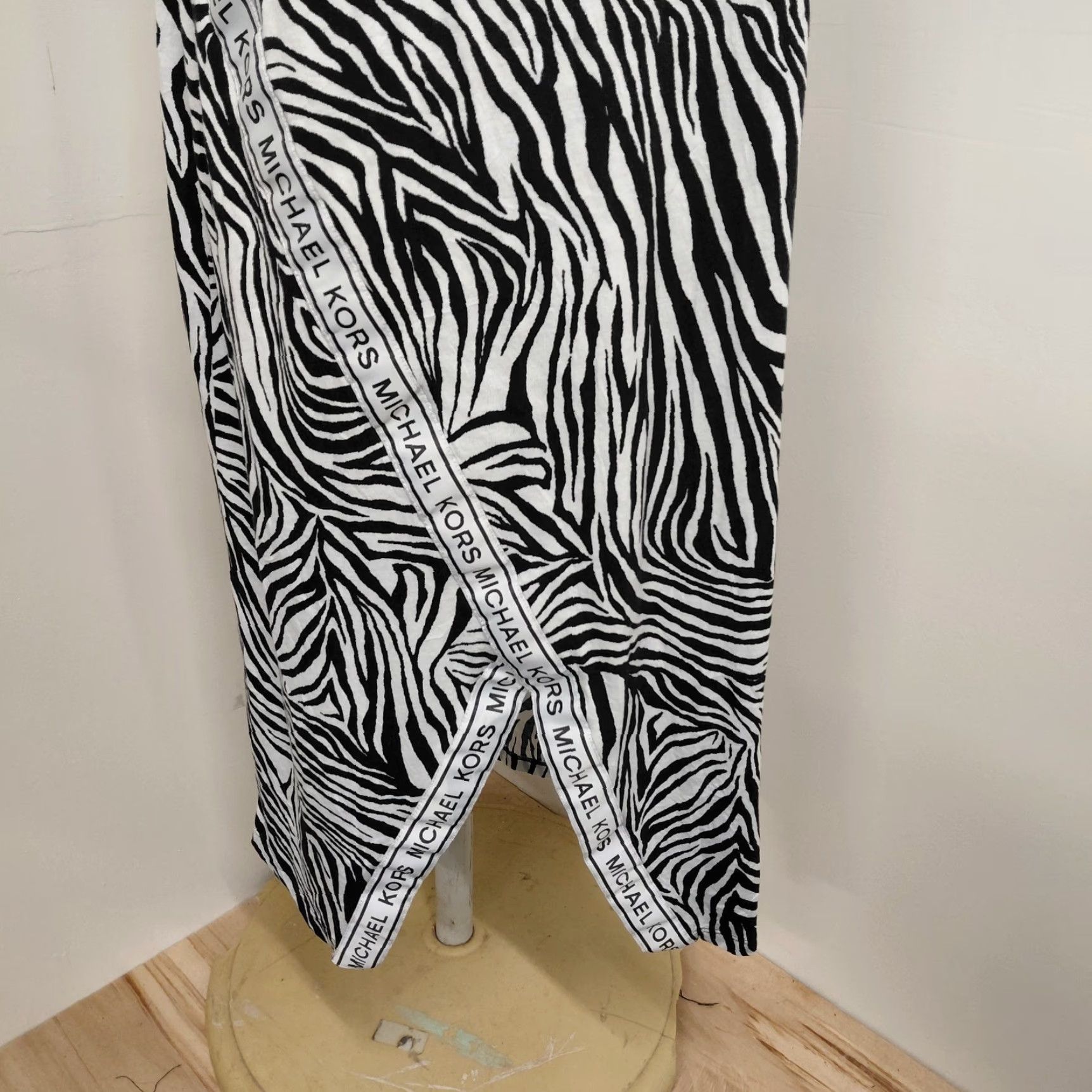 Michael Kors Michael Kors Midi Dress Women's Large Black White Zebra Sport Logo L83631 Dress Size L / US 10 / IT 46 - 4 Thumbnail