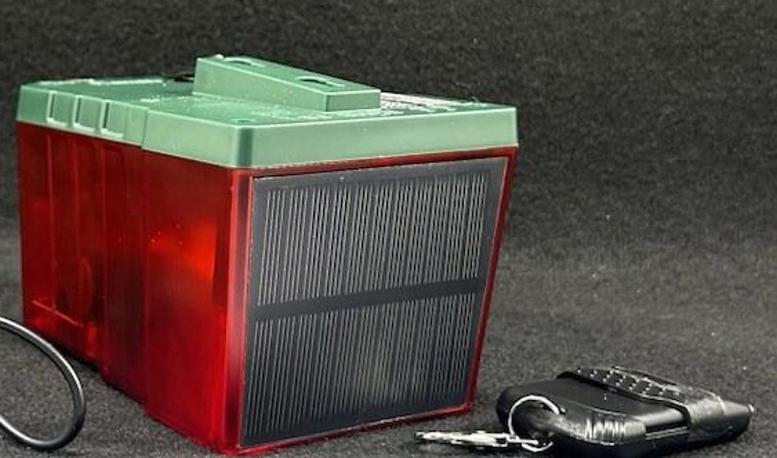 Other Solar Powered Red Green Strobe Beacon Light with Remote Con Size ONE SIZE - 2 Thumbnail