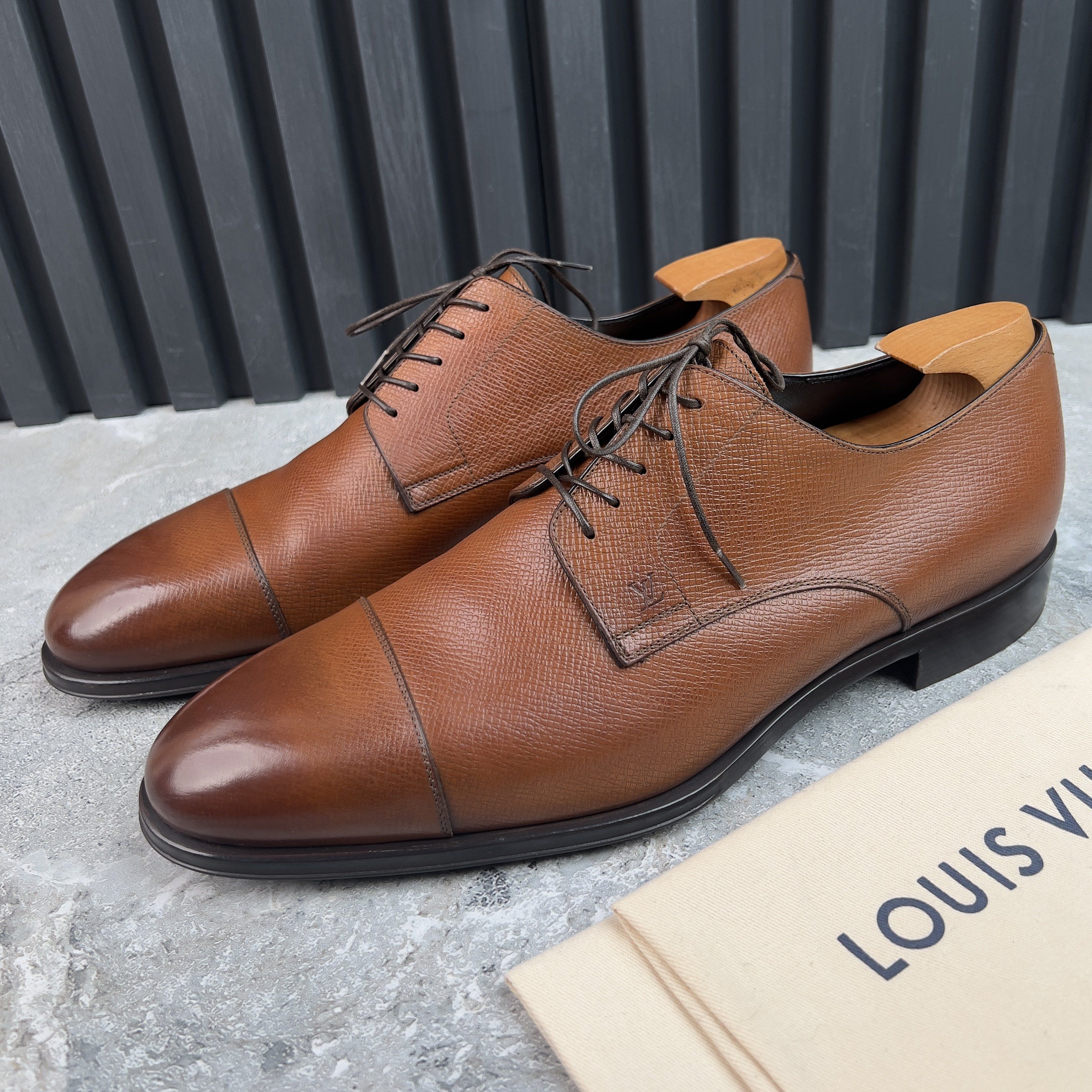 louis vuitton brown dress shoes LOUIS VUITTON]LOUIS VUITTON leather shoes loafers derby shoes crocodi –  NISHIKINO VINTAGE KYOTO main image 0