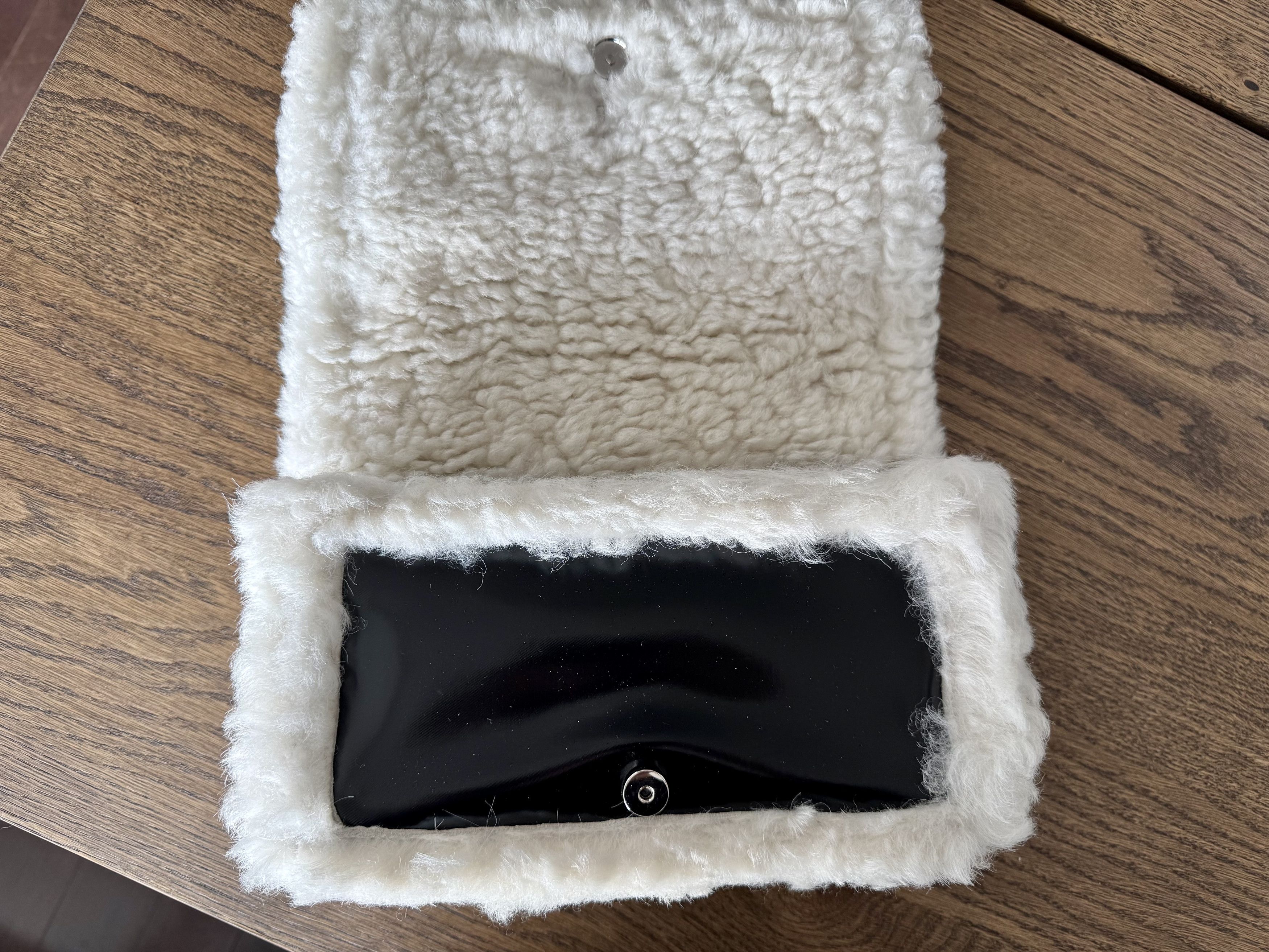 Burberry Burberry Black Shearling Horseferry Lola Shoulder Bag Small Size ONE SIZE - 4 Thumbnail