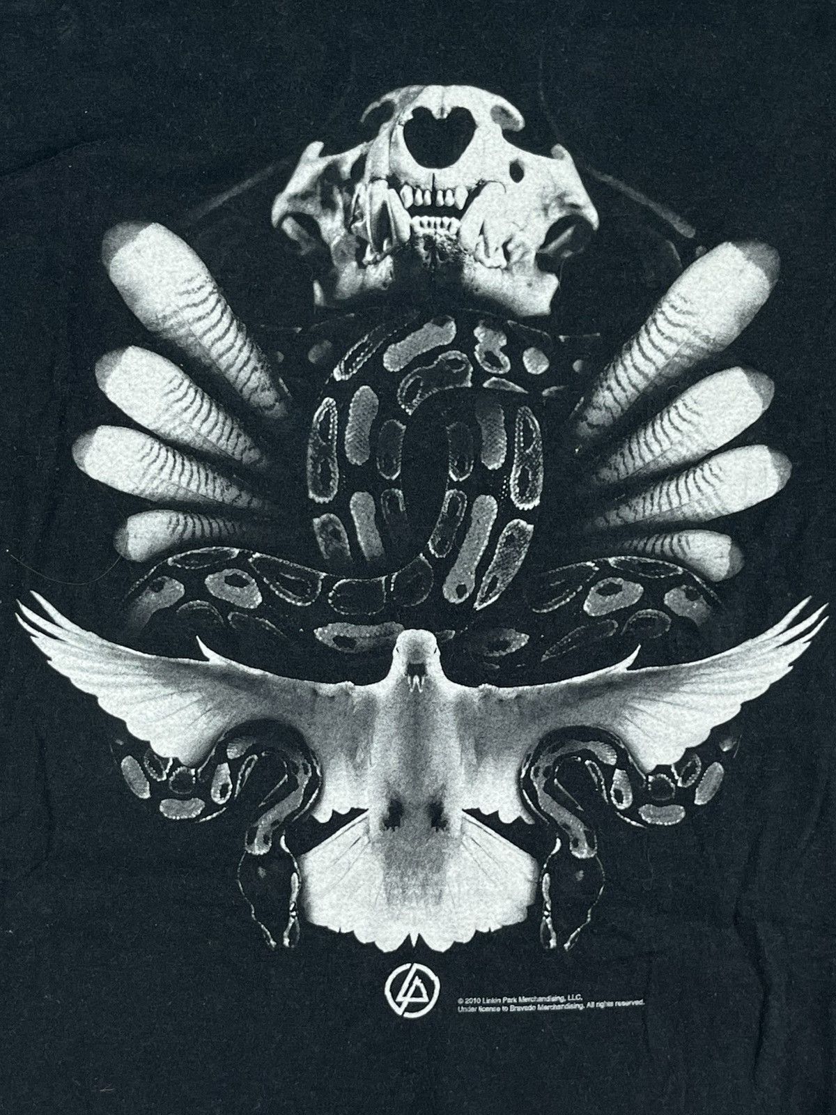 Band Tees Vintage Y2K 2010 Linkin Park big logo tee streetwear size L Size US L / EU 52-54 / 3 - 4 Thumbnail