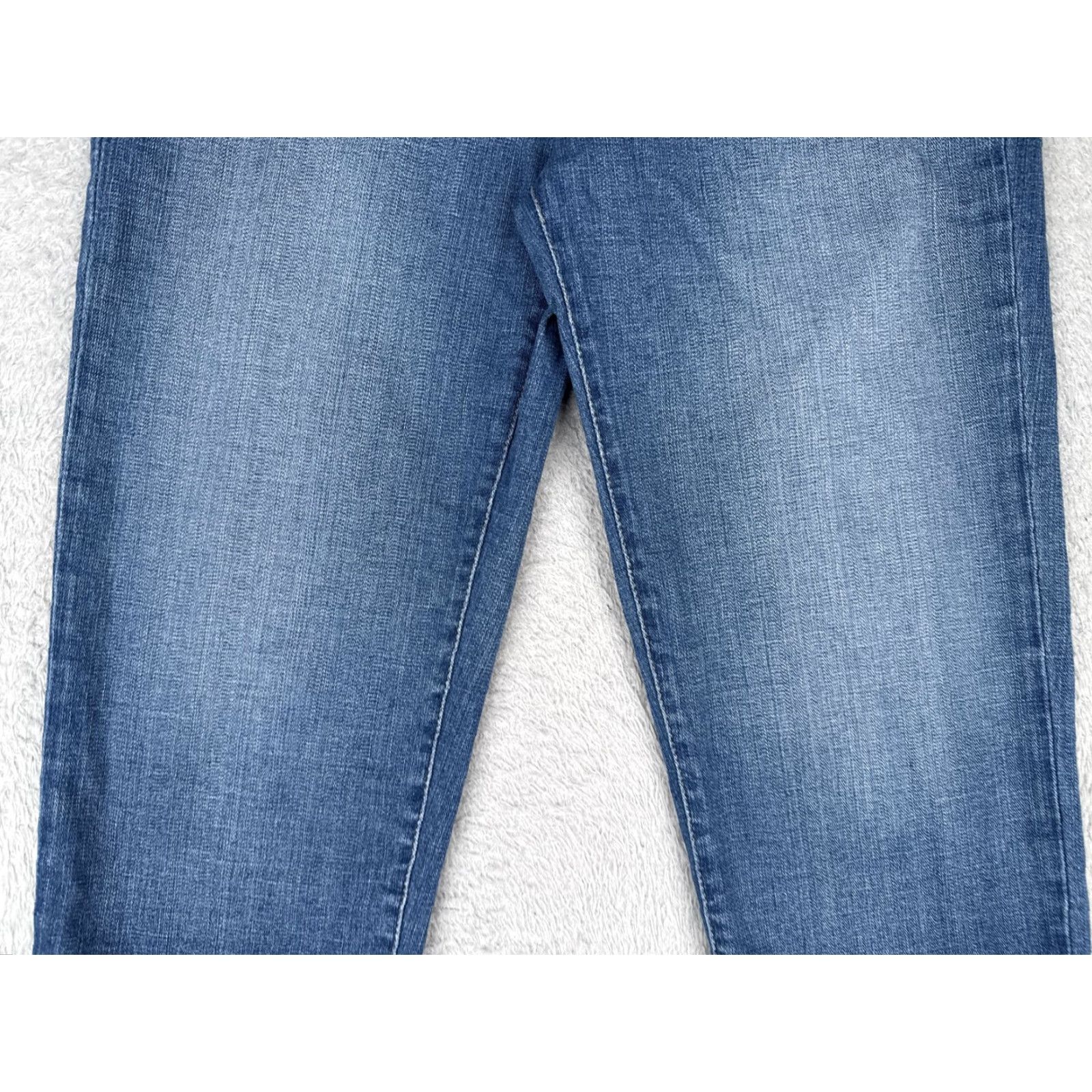 Levi's Levi's Jeans Womens 10 Blue Capri Cropped Capris 5-Pocket Denim Stretch Medium Wash Pockets Size 32" / US 10 / IT 46 - 3 Thumbnail