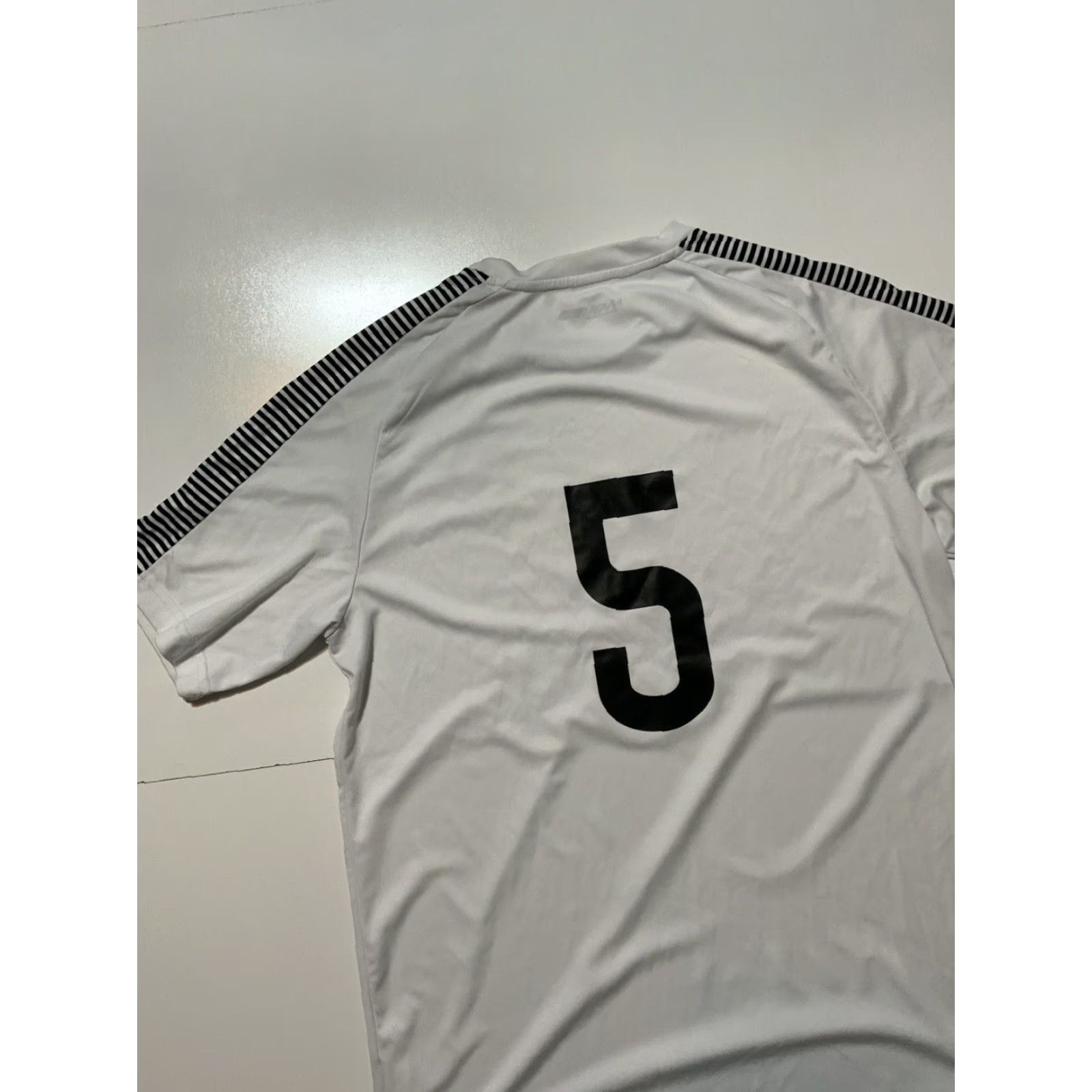 Vintage VINTAGE Inaria The Shoe Surgeon SRGN Studios Football League Soccer White Jersey Sz. M Size US M / EU 48-50 / 2 - 4 Thumbnail