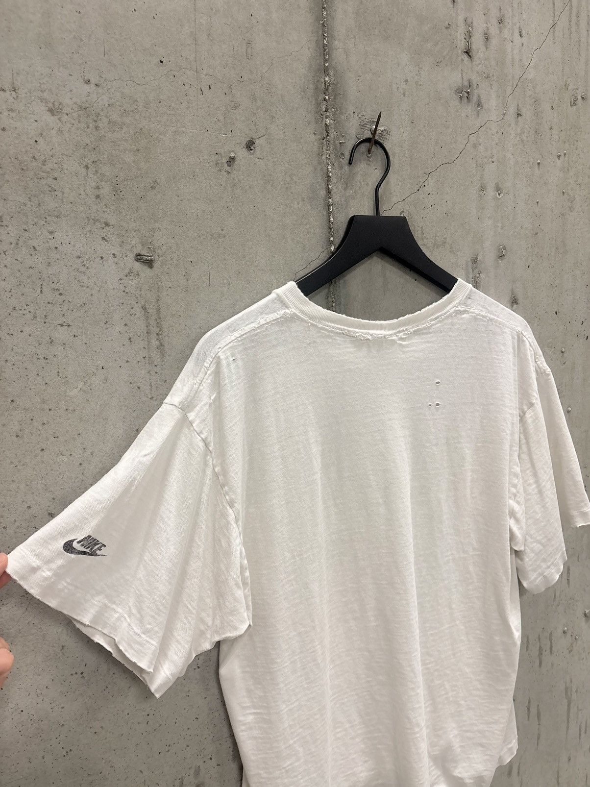 Vintage Vintage Jordan Air Nike Shirt Fade Thrashed Grunge Boxy Band Size US L / EU 52-54 / 3 - 4 Thumbnail