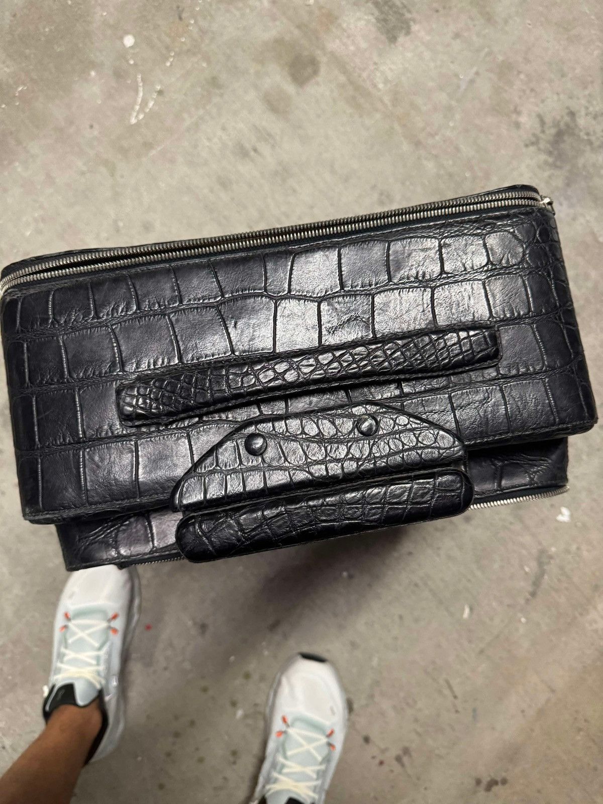 Vintage REAL Aligator Strongest Specimen Carry-on luggage Size ONE SIZE - 3 Thumbnail